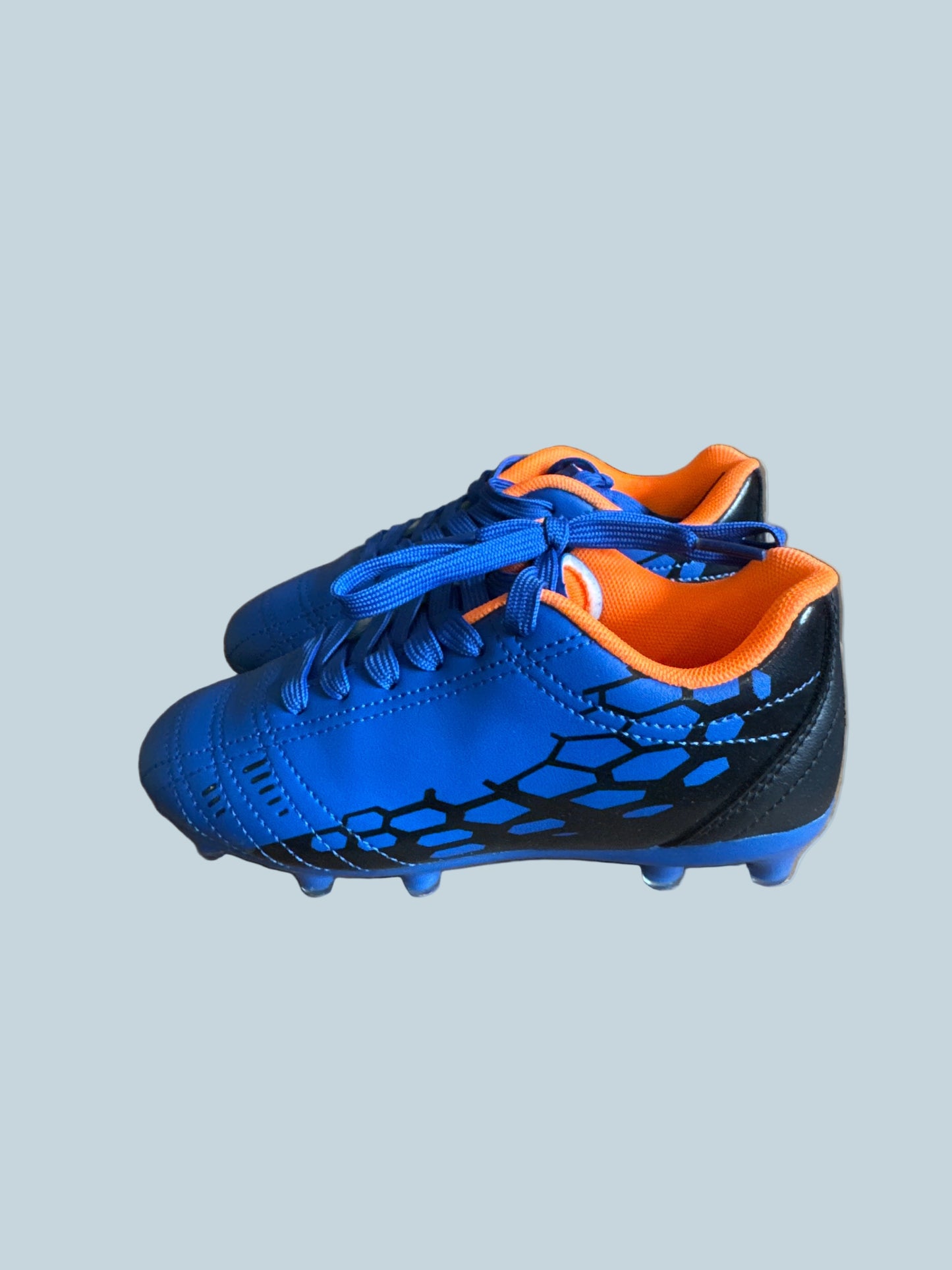 Dream pairs Kids Boys soccer shoe Sneakers. Size 13