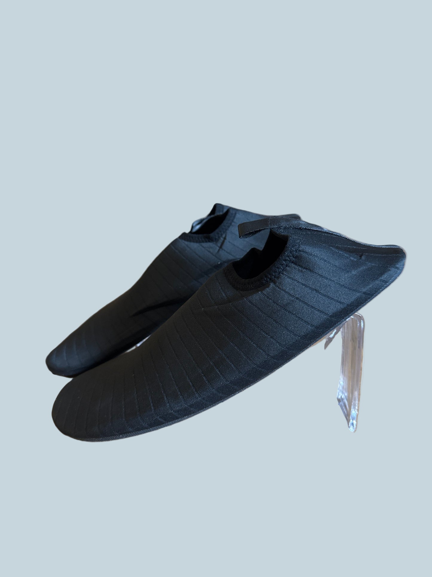 Men Women Water shoe. Like New. Black/ Size 44