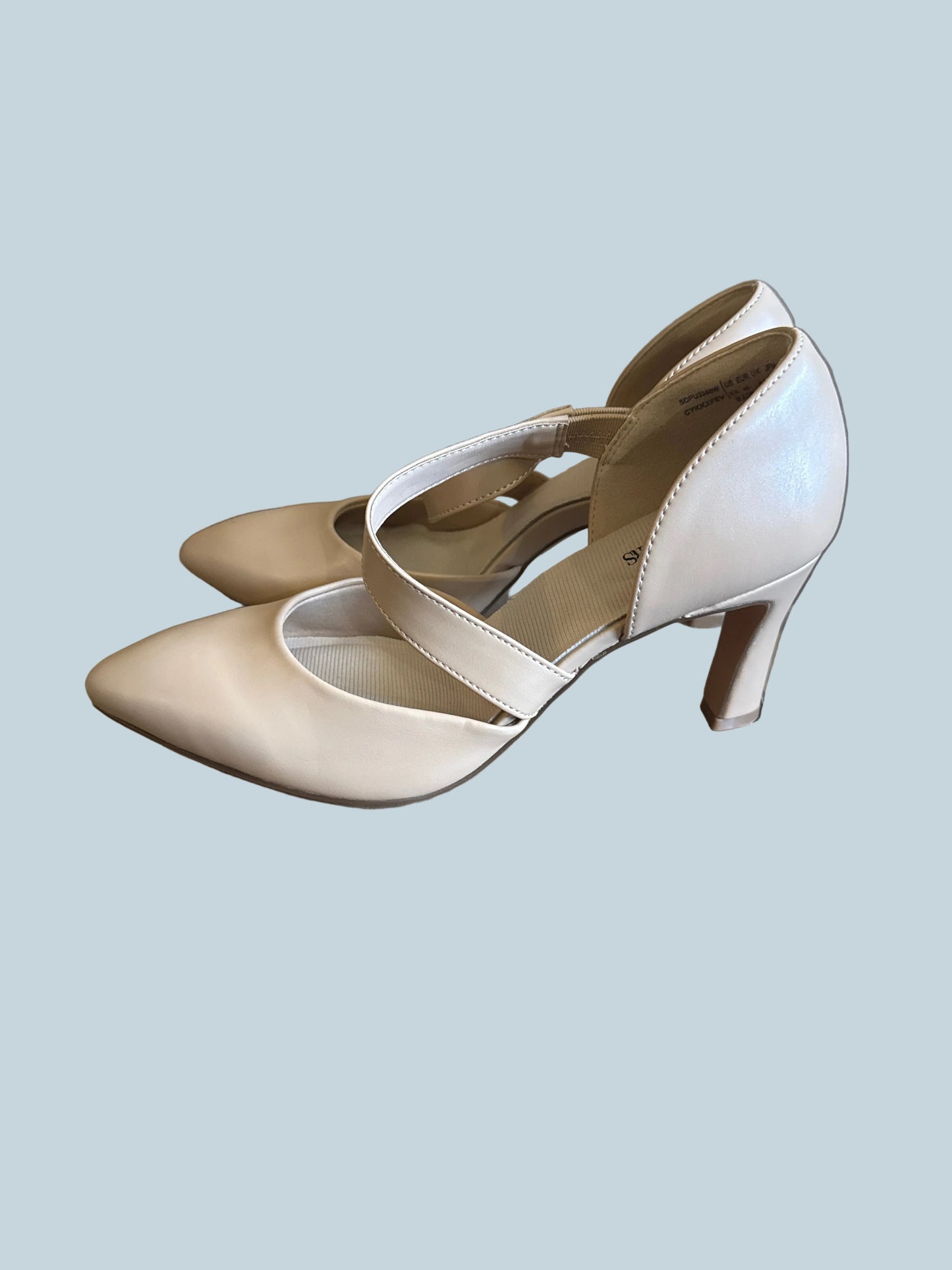 Dream Pairs Women Kitten Heeled Shoe Sandals. Like New. Size 8.5