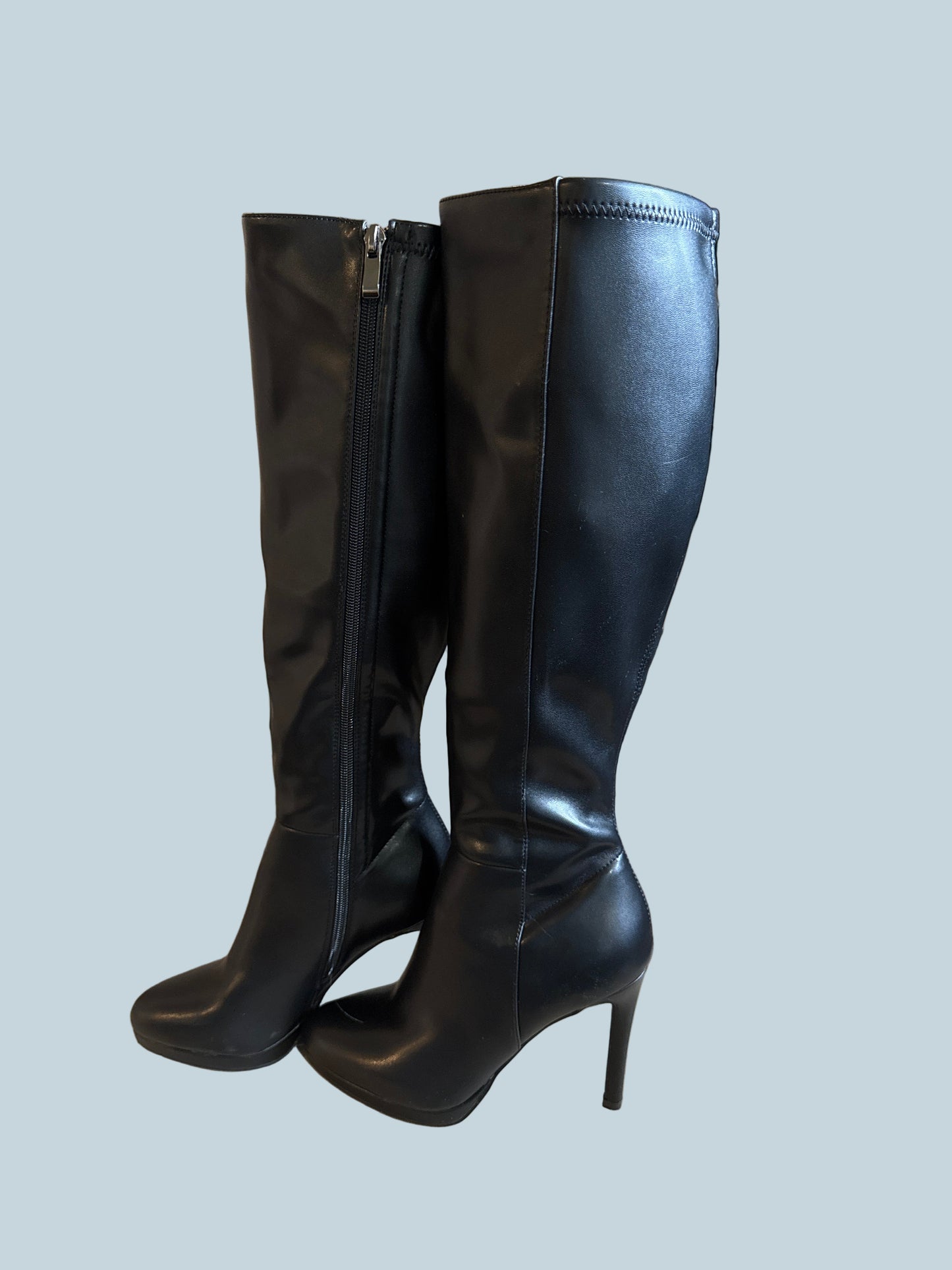 Women Knee-high boot. Secondhand. Size 6