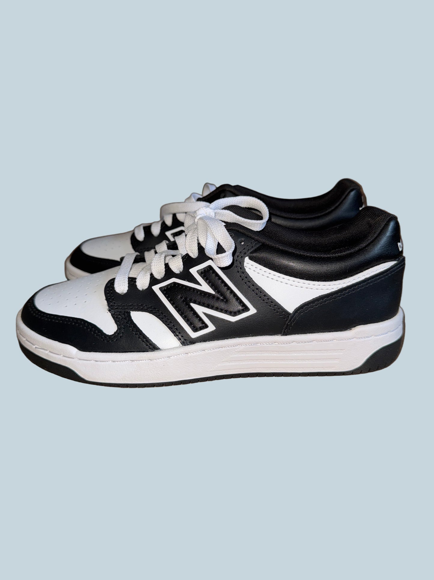 New Balance. Athletic Men Women Like New. Size 7