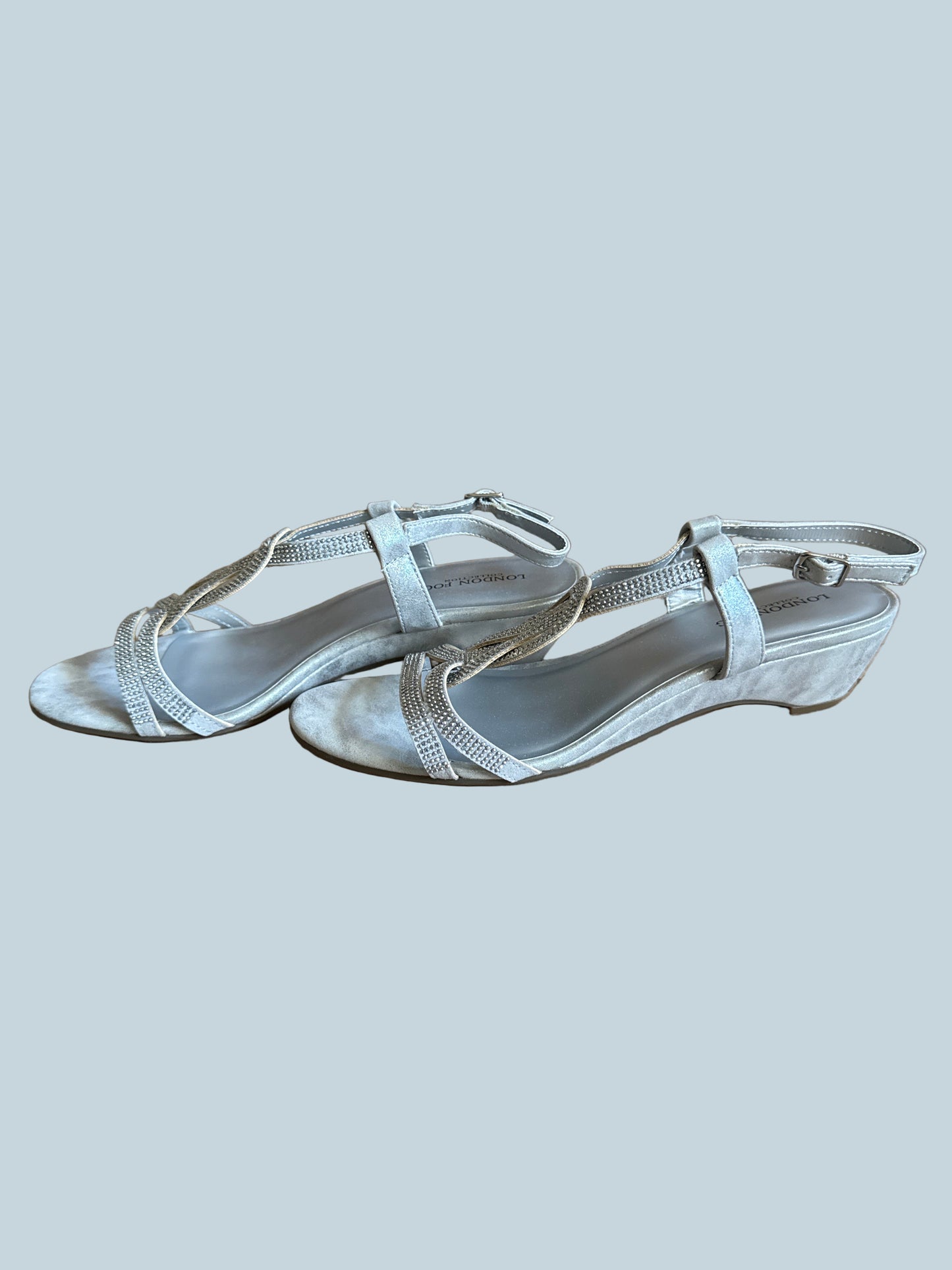 London Fog Women Low Wedge Shoe Sandals. Like New. Size 10