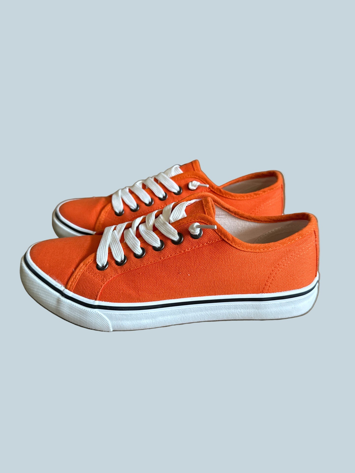 Men Women Canvas Shoes Sneakers. Like New. Size 8