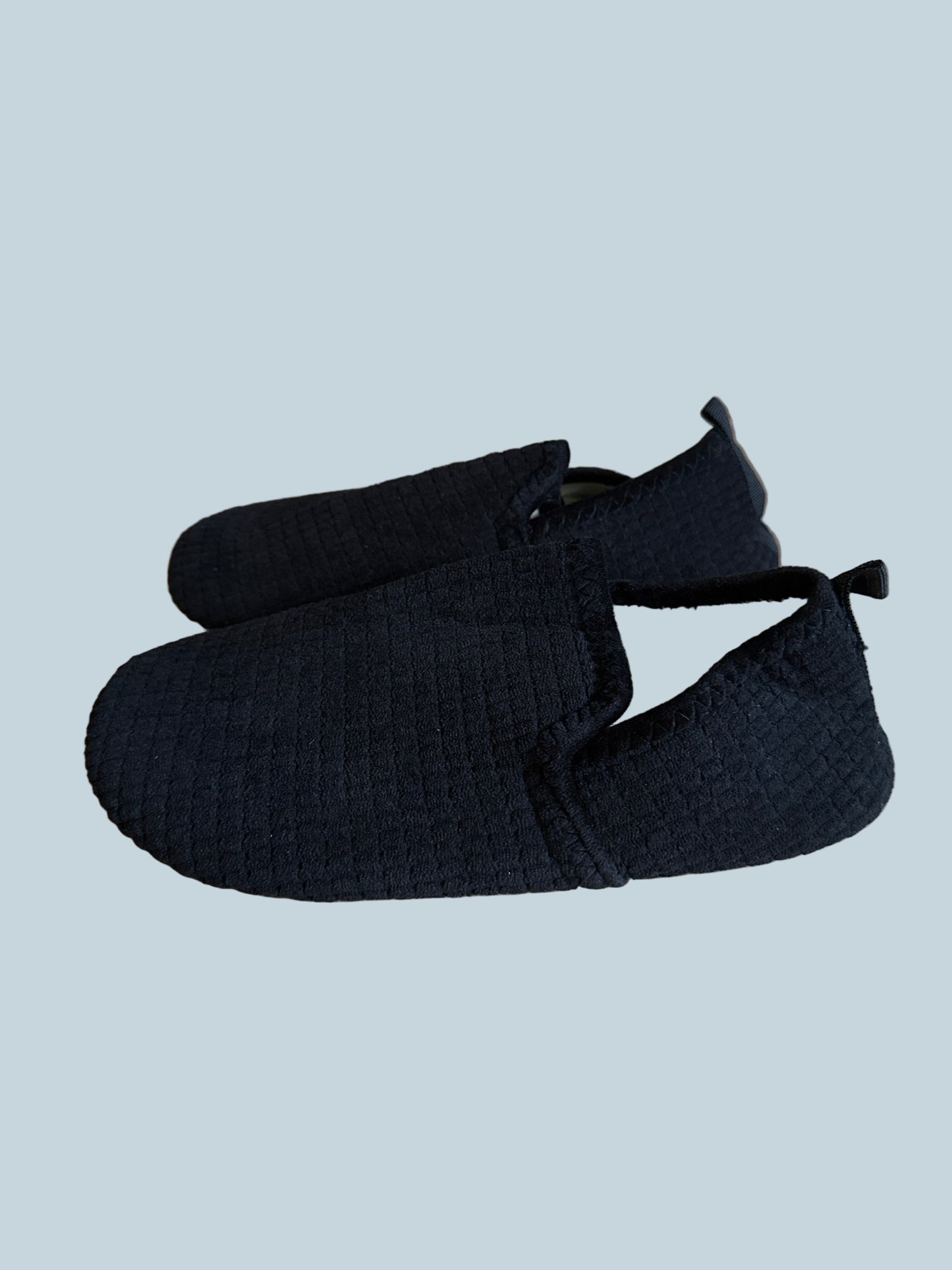 Men Women Slipon Shoe Slippers. Like New. Size 44