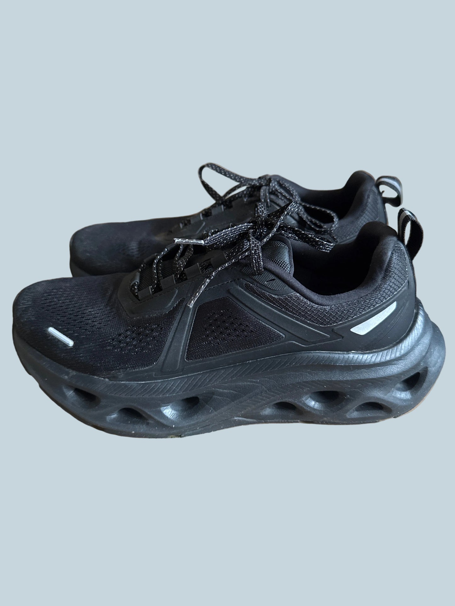 Nortiv8. Men Women Athletic Shoe. Seconhand. Size 9.5