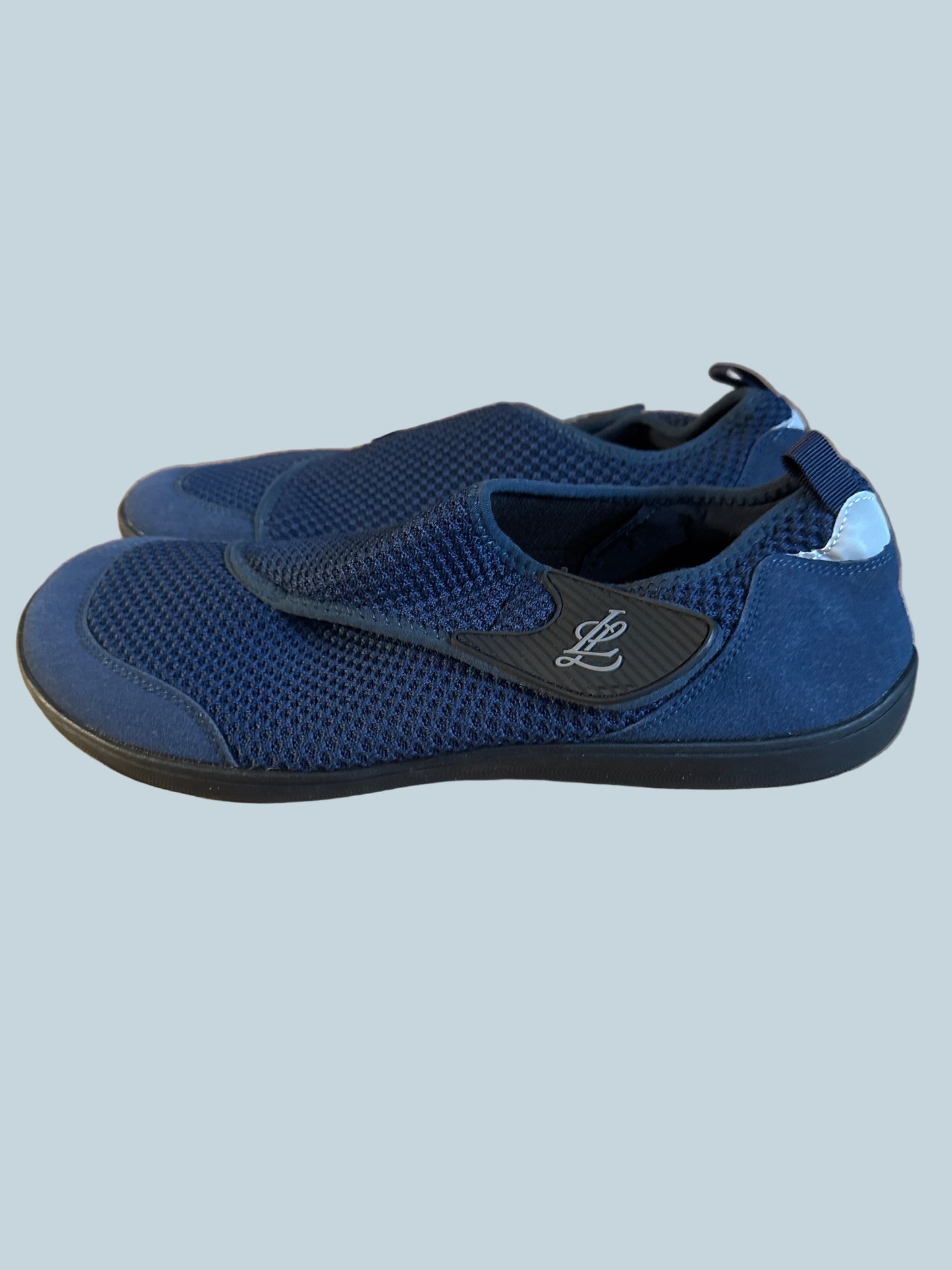 Men Barefoot Athletic Walking Shoe. Like New. Size 48