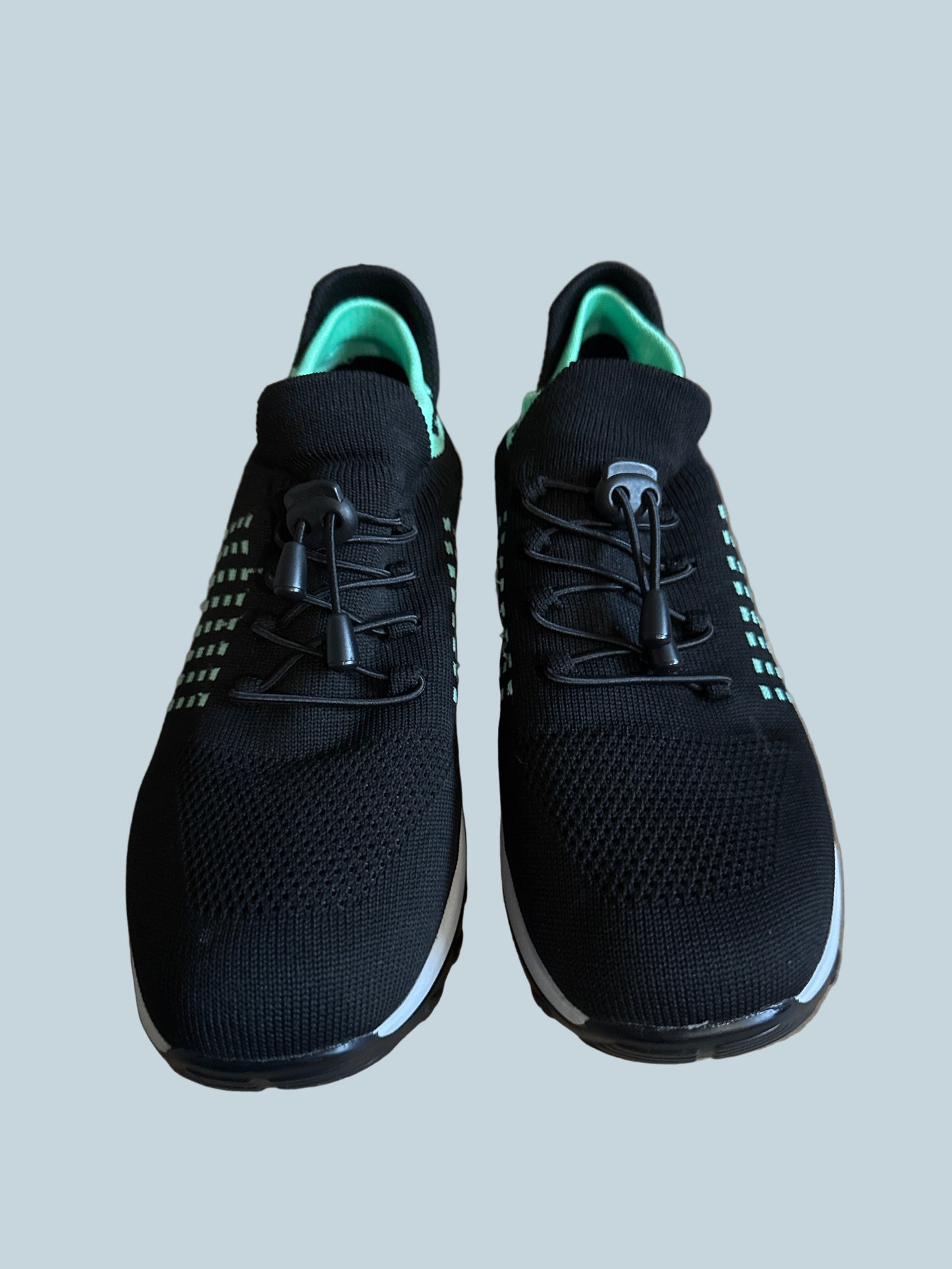 Stunahome Women Walking Shoe Sneakers. Like New. Size 41