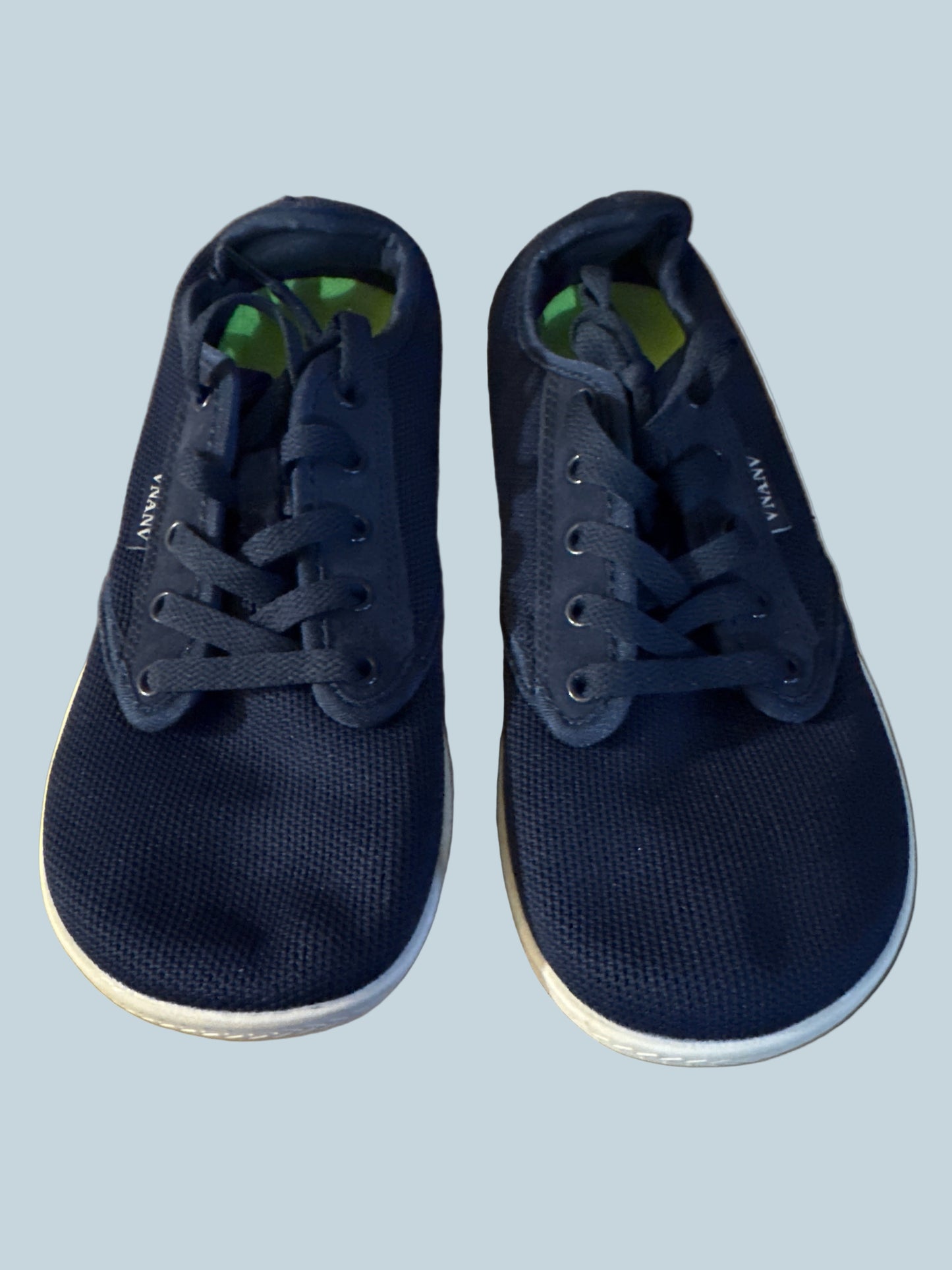 Vnanv. Men Wide Barefoot Walking Shoe. Secondhand.  Size 39