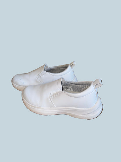 Women Slipon Walking Shoe. Second hand. Size 7.5