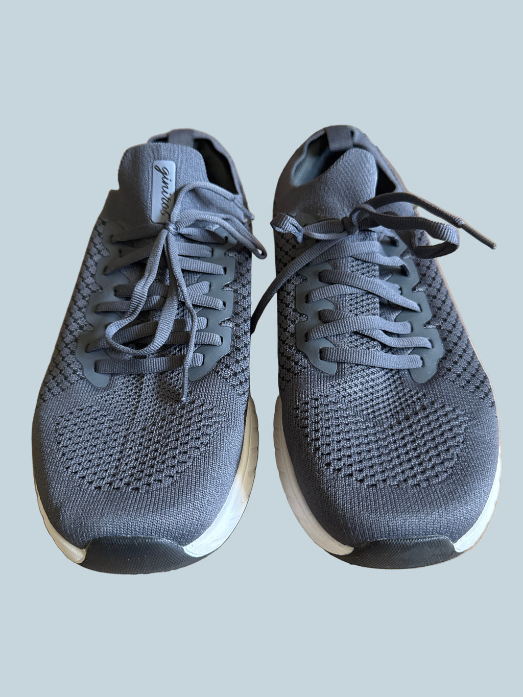 Giniros Men Women Walking/ Running Shoe. Like New. Size 44