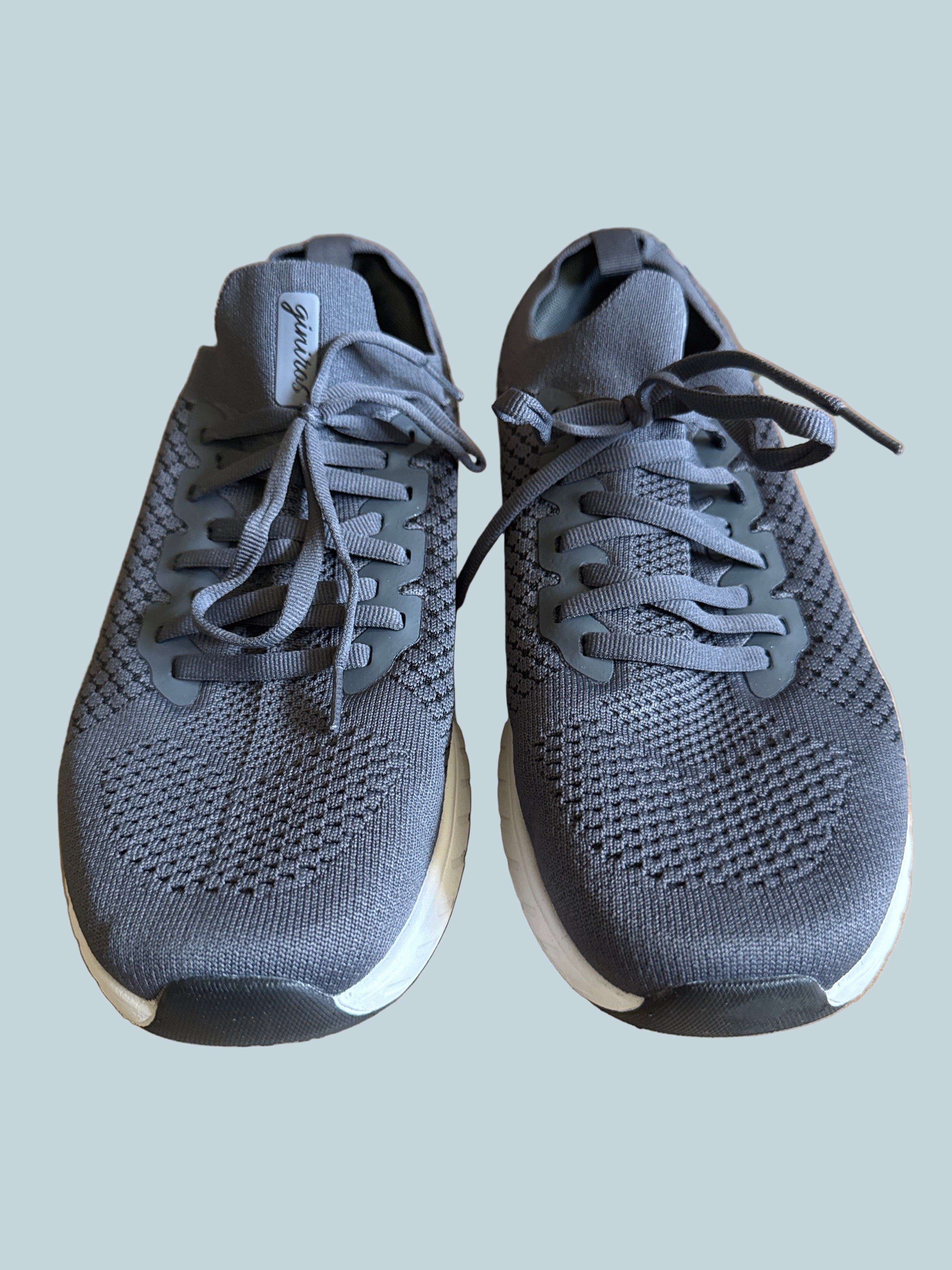 Giniros Men Women walking/ Running Shoe Sneakers. Like New. Size 41