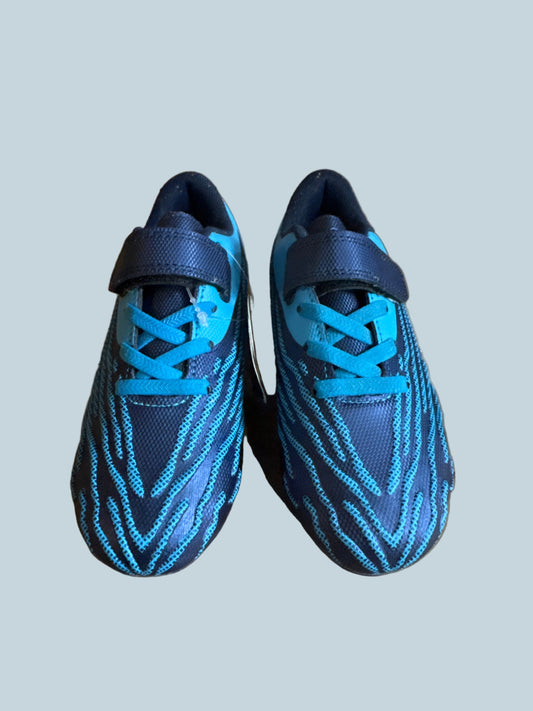 Kids Boys Soccer shoe. Like New. Size 12