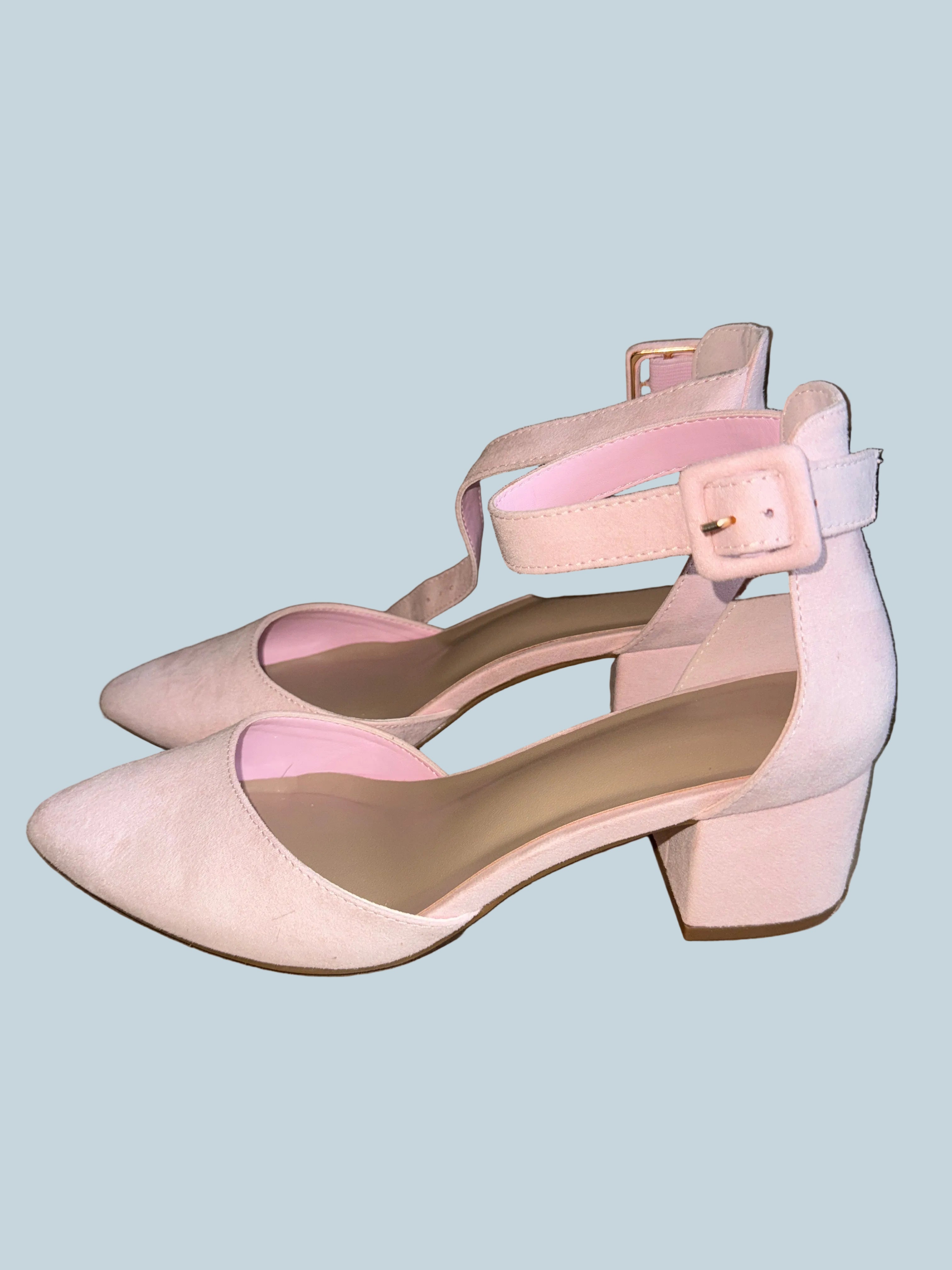 Dream Pairs Women Block Heeled pump Shoe. Secondhand. Size 8.5