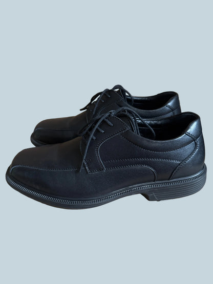 Heez Men Dress Shoe. Secondhand. Size 9