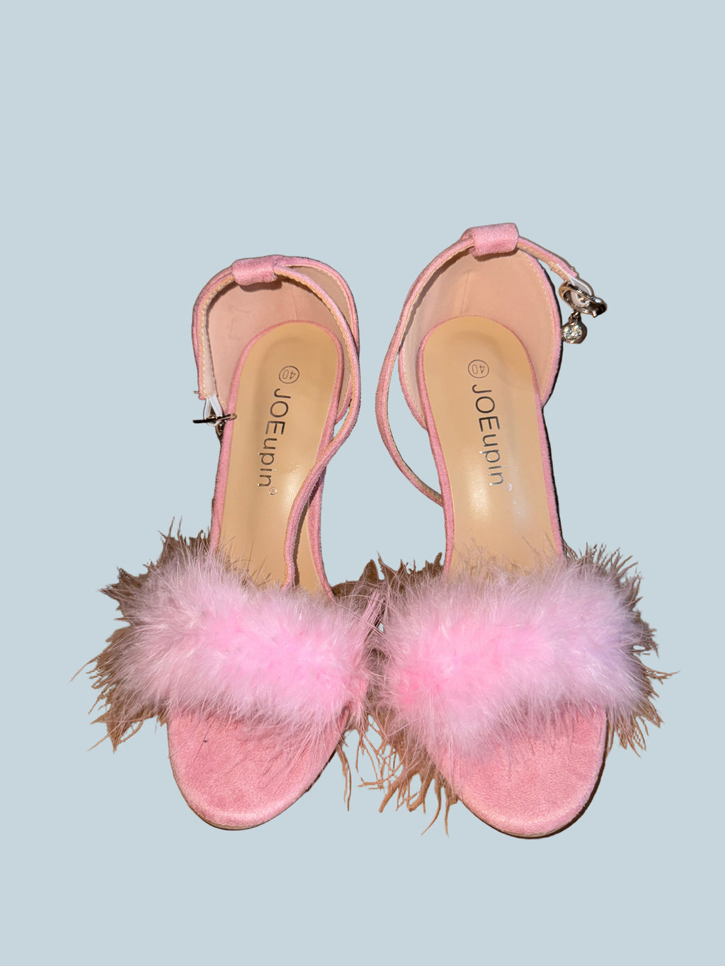 JOEupin Women Fluffy Feathers Heeled Shoe Sandals. Like New. Size 40