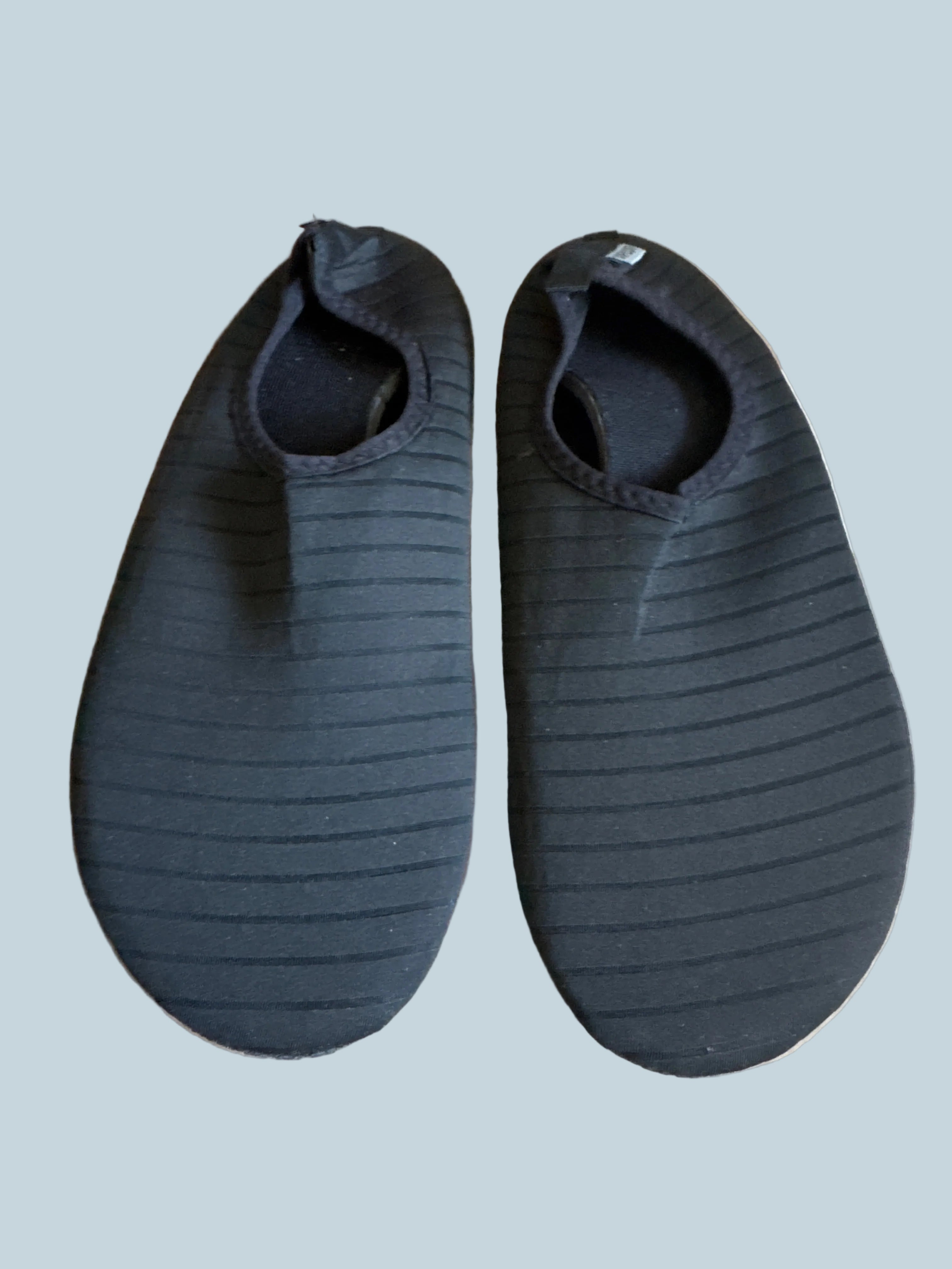 Vifuur Men Women Water Shoe. Like New. Size 44-45