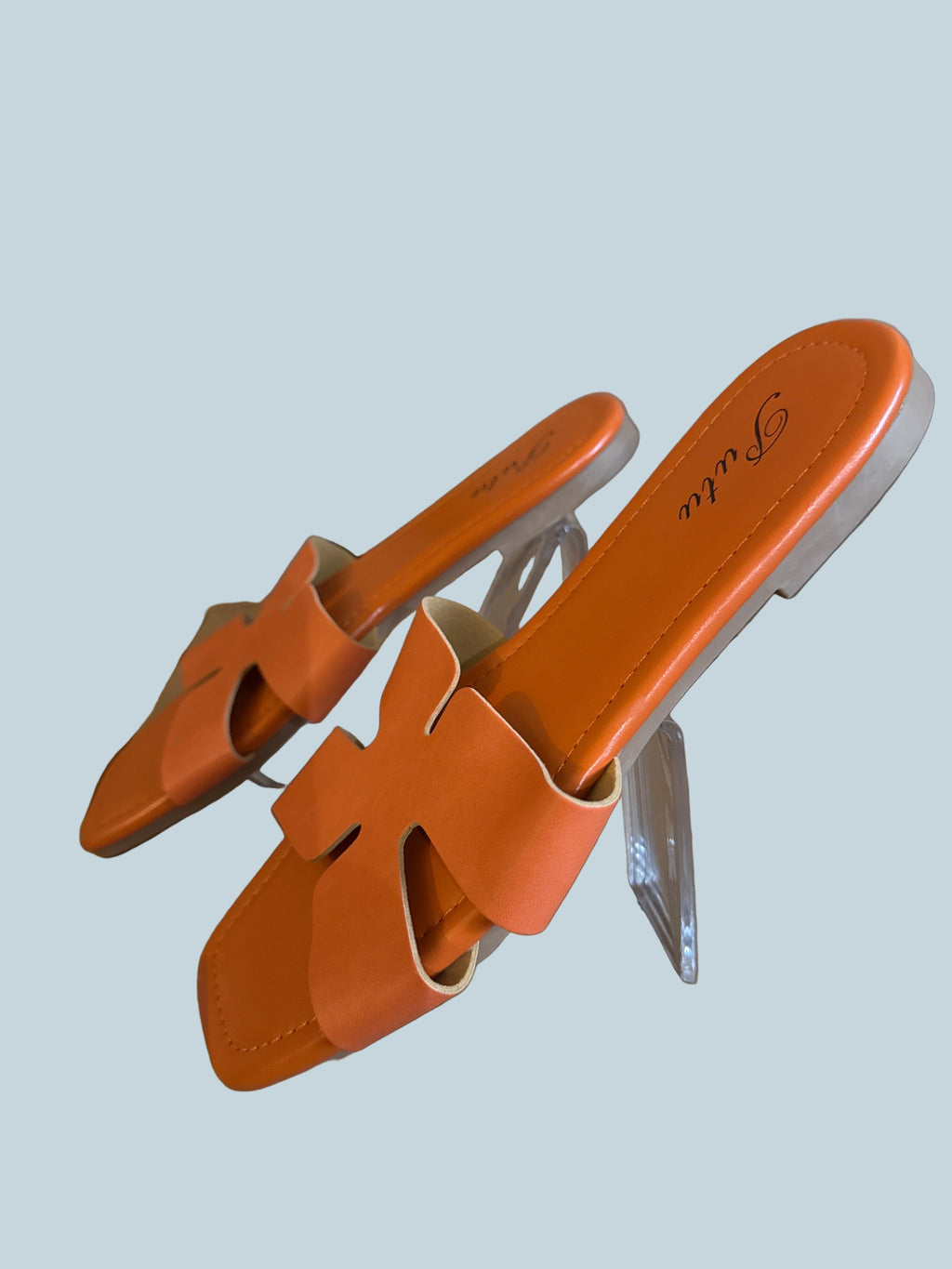 Putu Women Slide Shoe Sandals Flat. Like New. Size 8