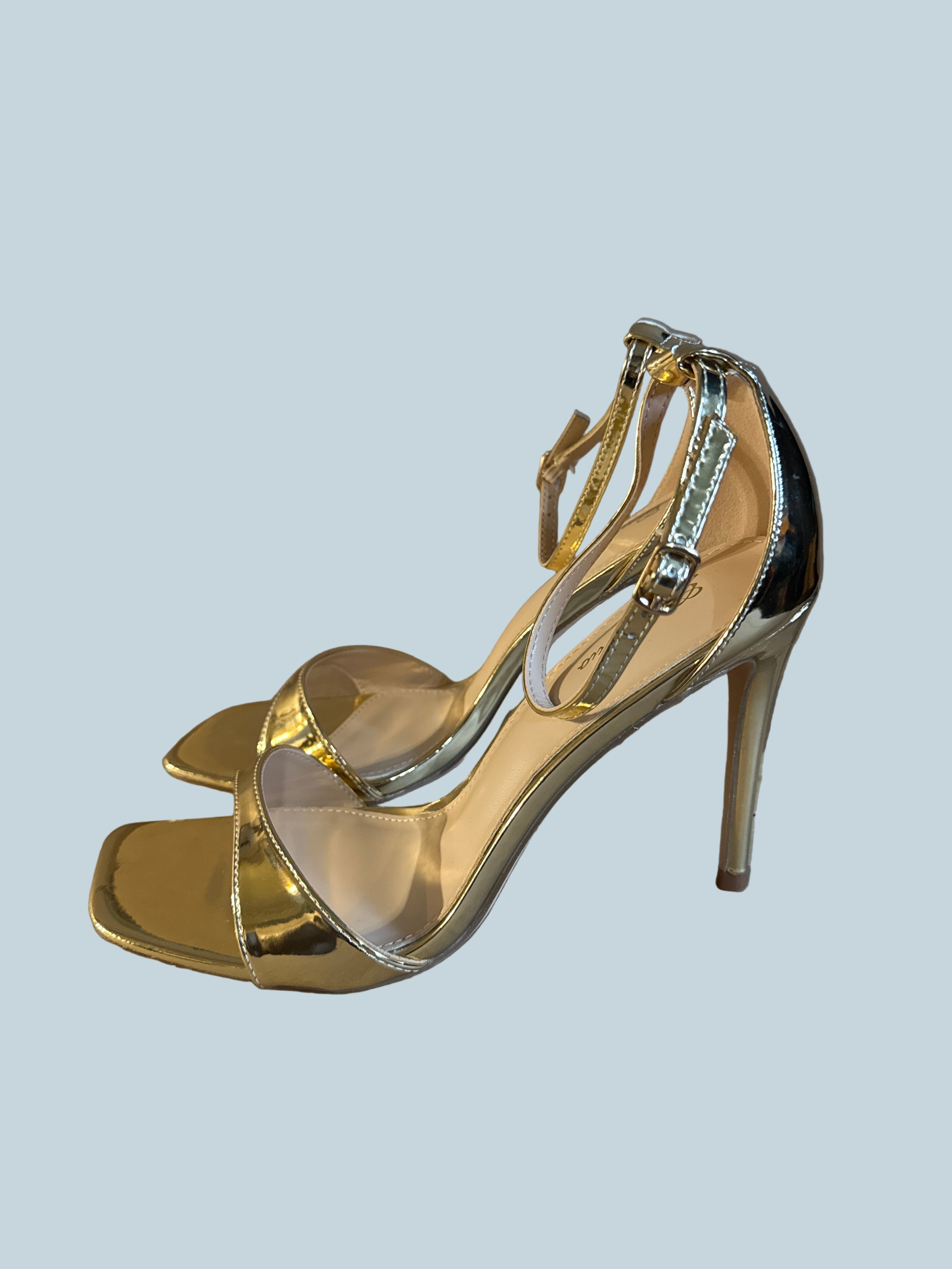 Genshuo Women Shoe Sandals. Like New. Size 11