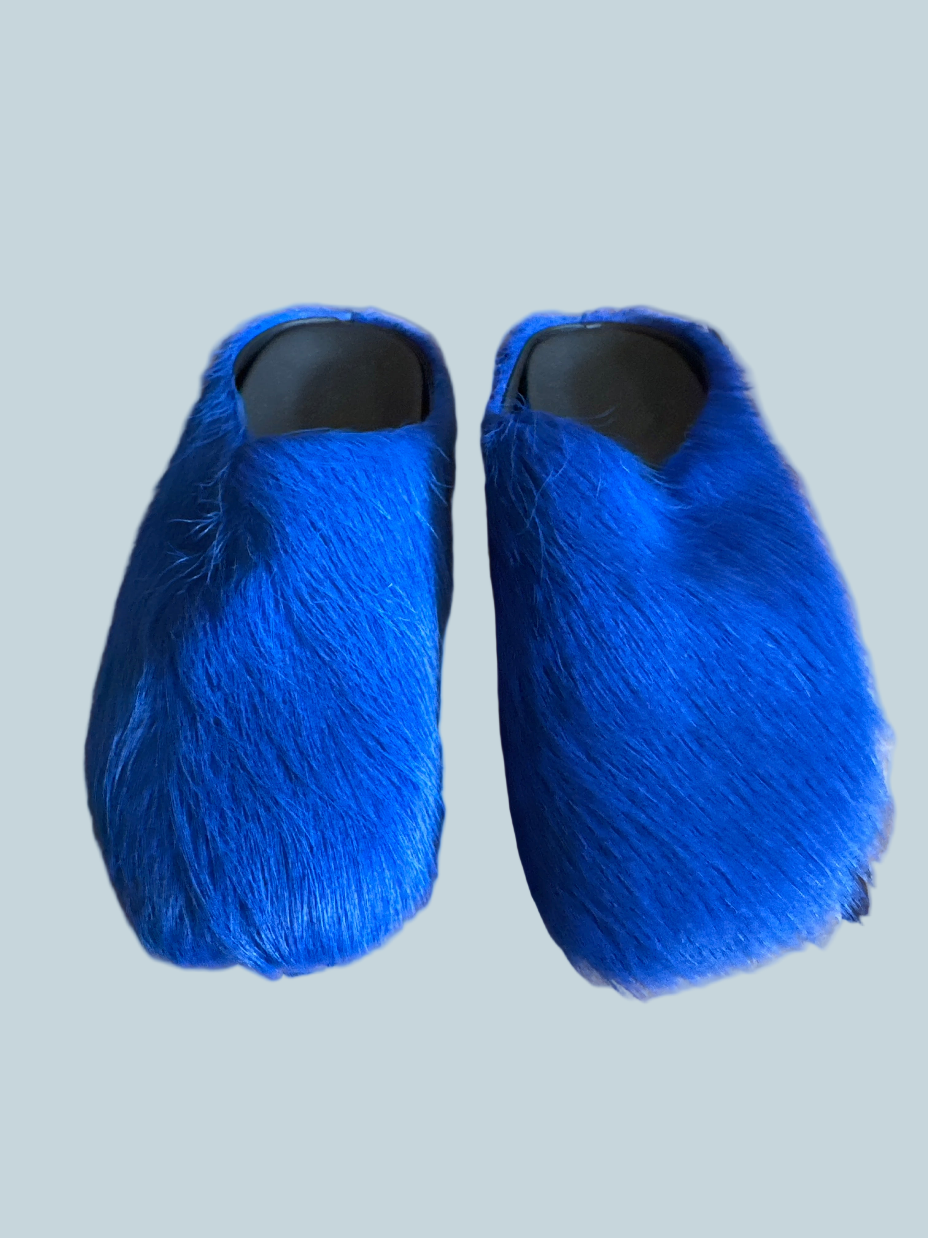 Men Women Slipon Shoe Slippers. Like New. Size 7