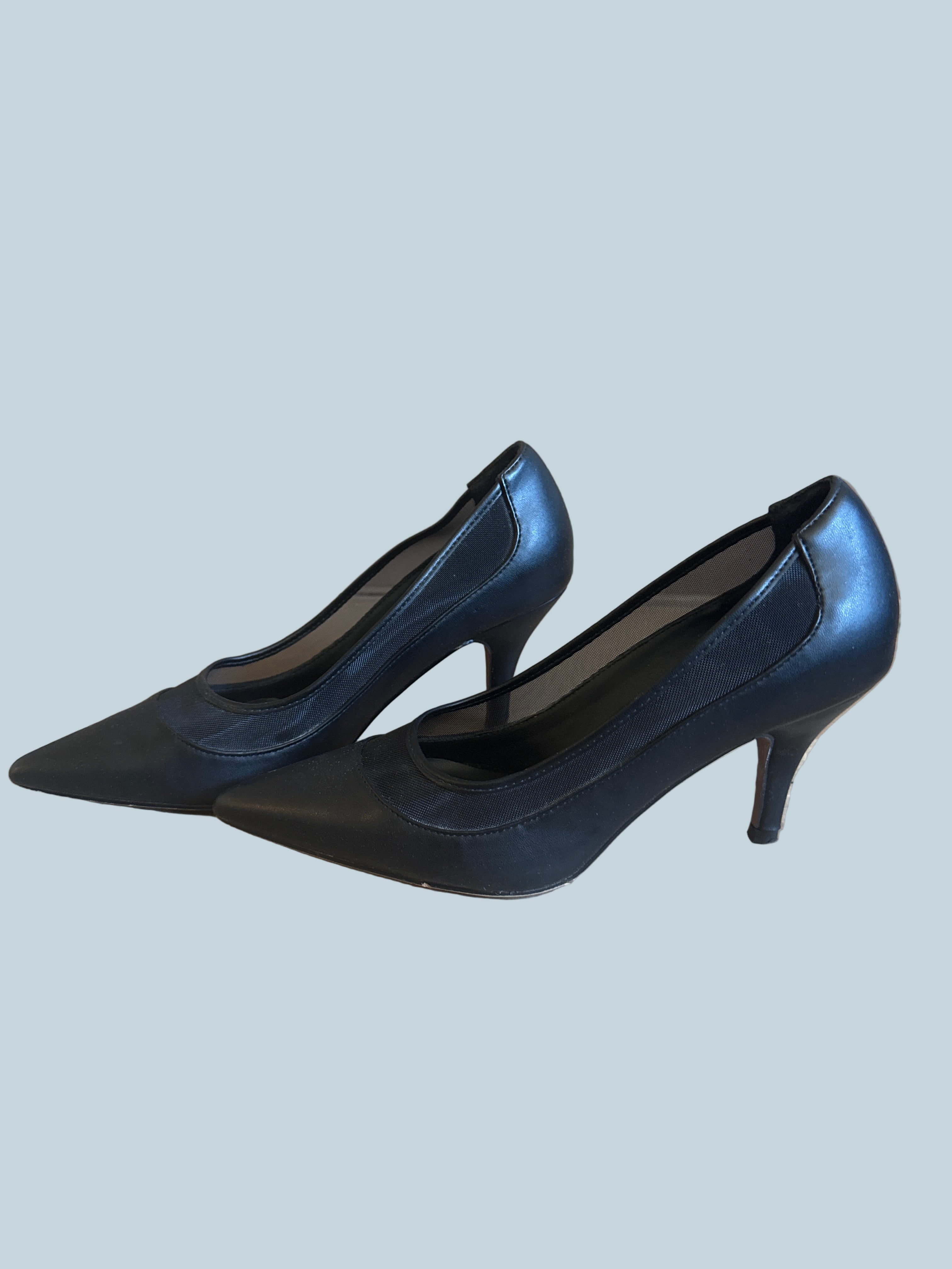 Tray Women Heeled Pump Shoe. Like New. Size 8