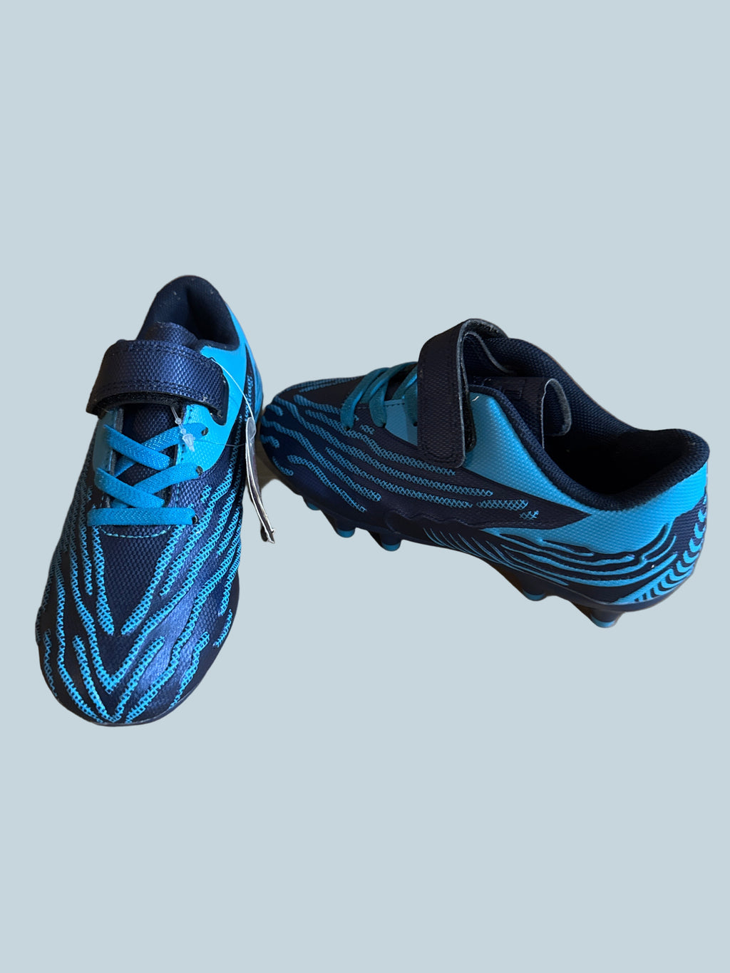 Kids Boys Soccer shoe. Like New. Size 12