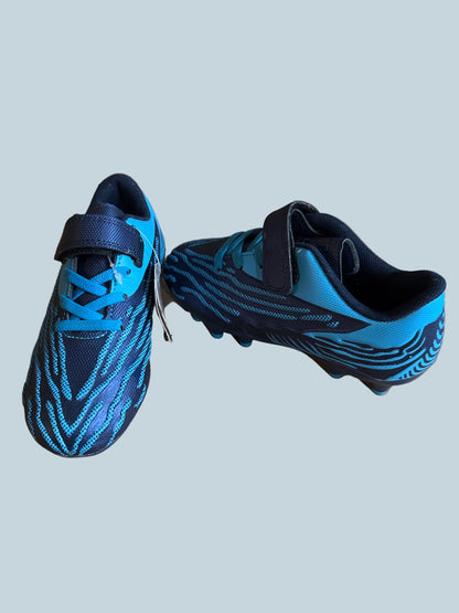 Kids Boys Soccer shoe. Like New. Size 12