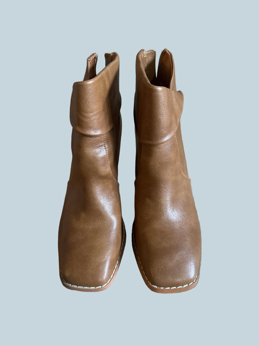 ZBY Women Block Heeled Boots. Like New. Size 7.5