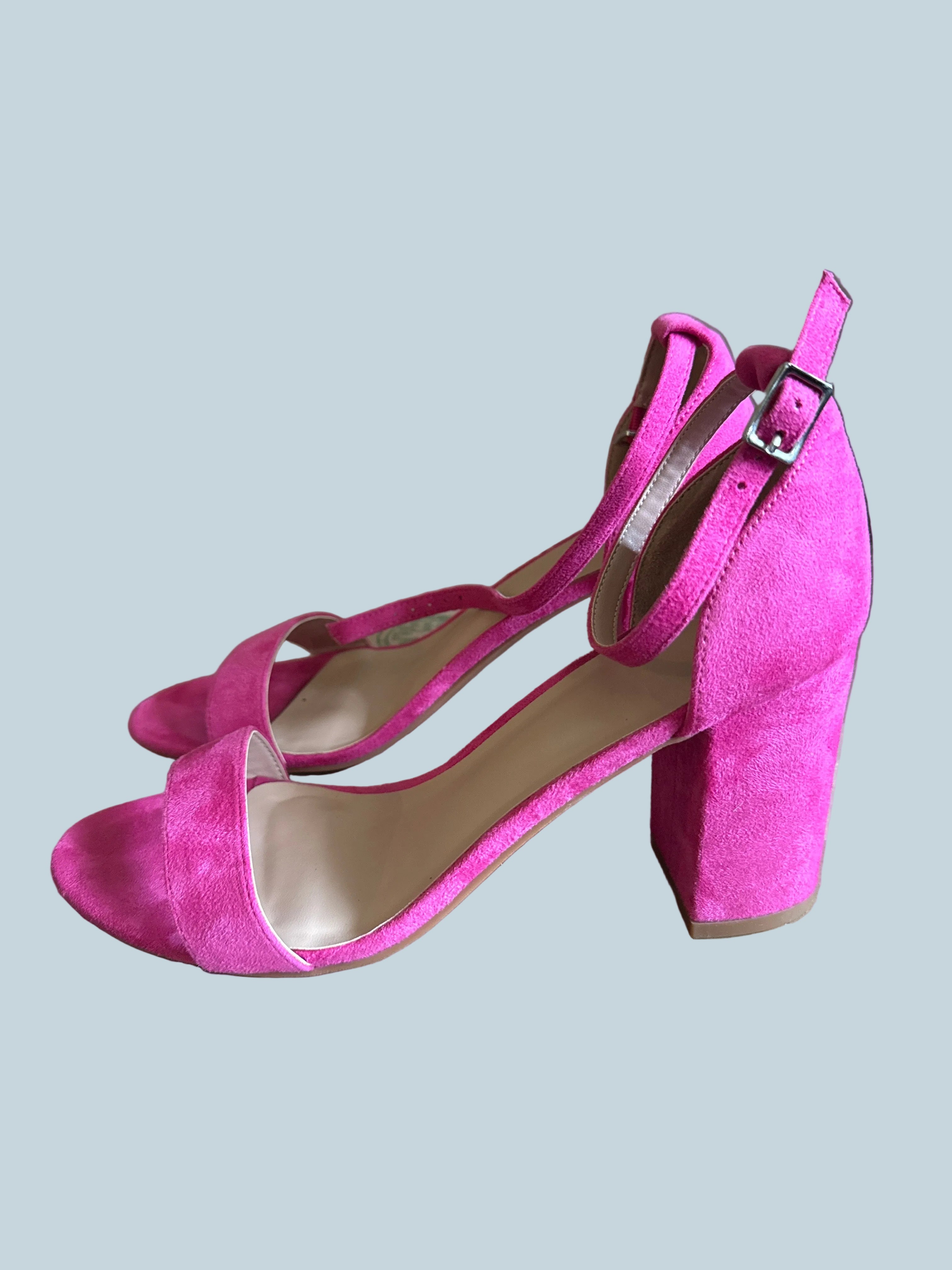 Oasis Women Heeled sandals. Like New. Size 9.5