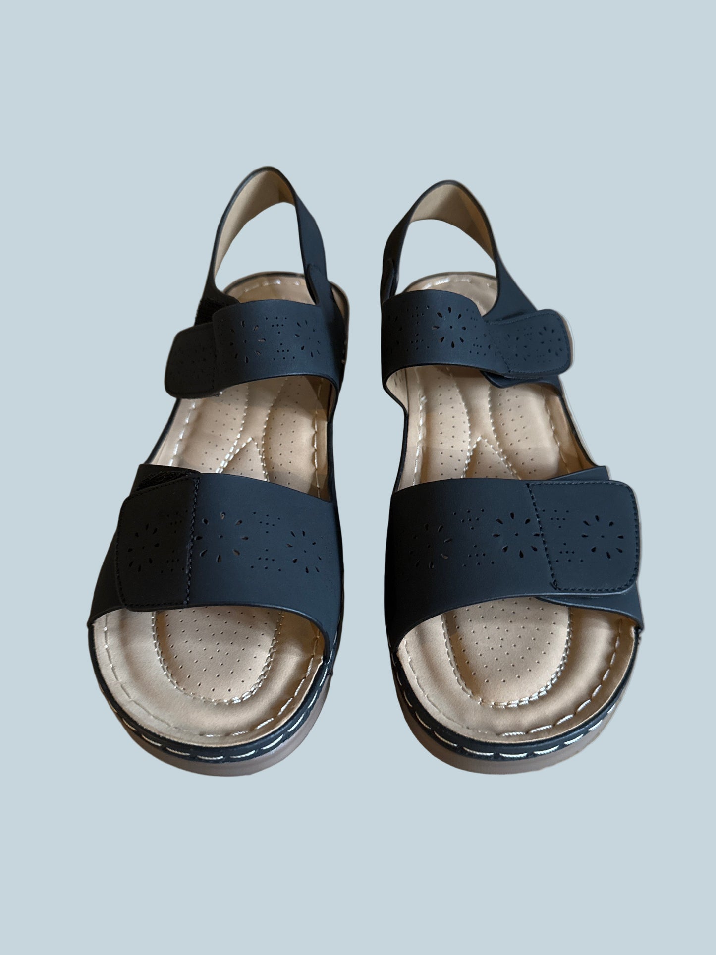 Coutgo Women Low Wedge Shoe Sandals Like New. Size 39