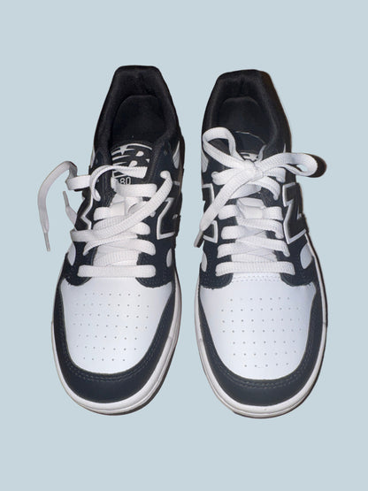 New Balance. Athletic Men Women Like New. Size 7