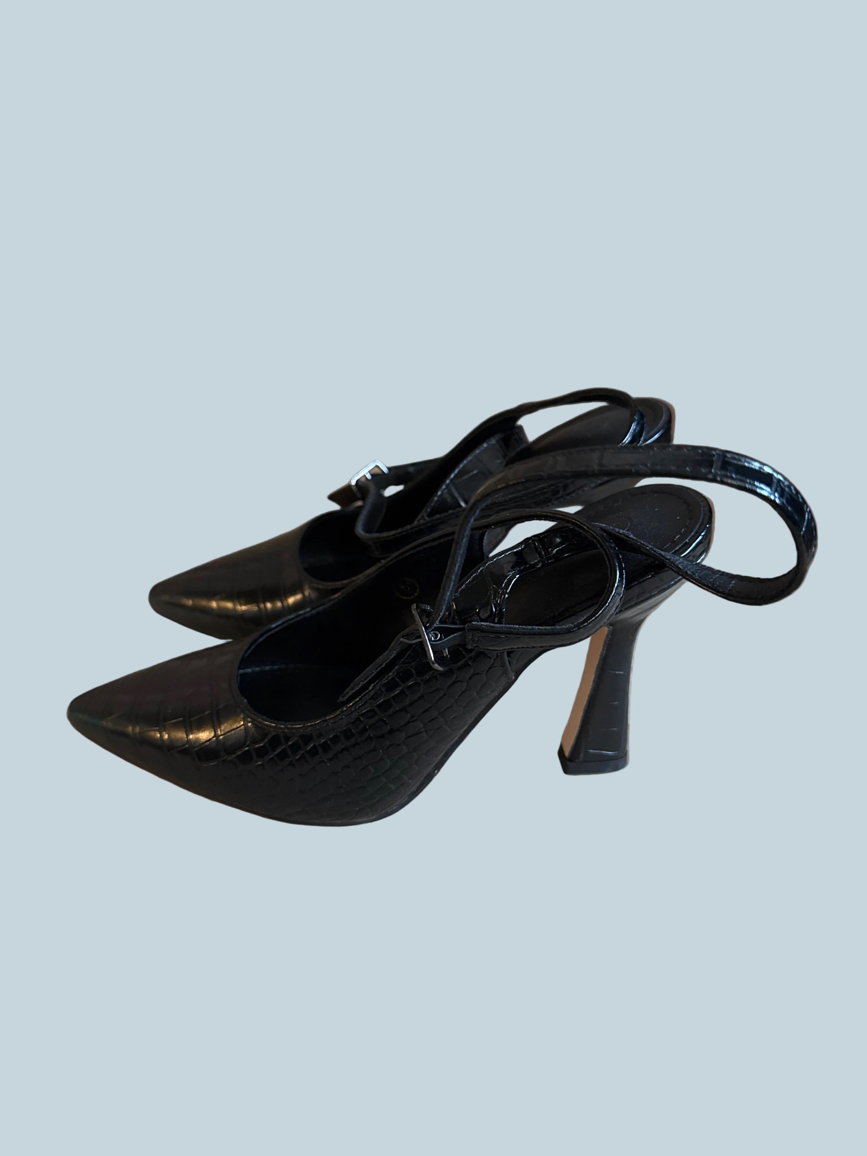 Women Heeled Slingback Pump. Like New. Size 6