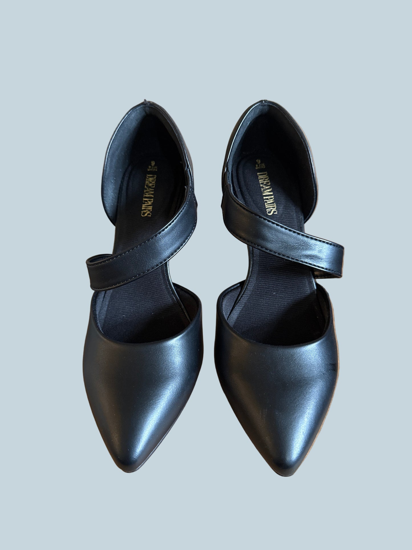 Dream Pairs Women Kitten Heeled Pump Shoe. Like New. Size 6