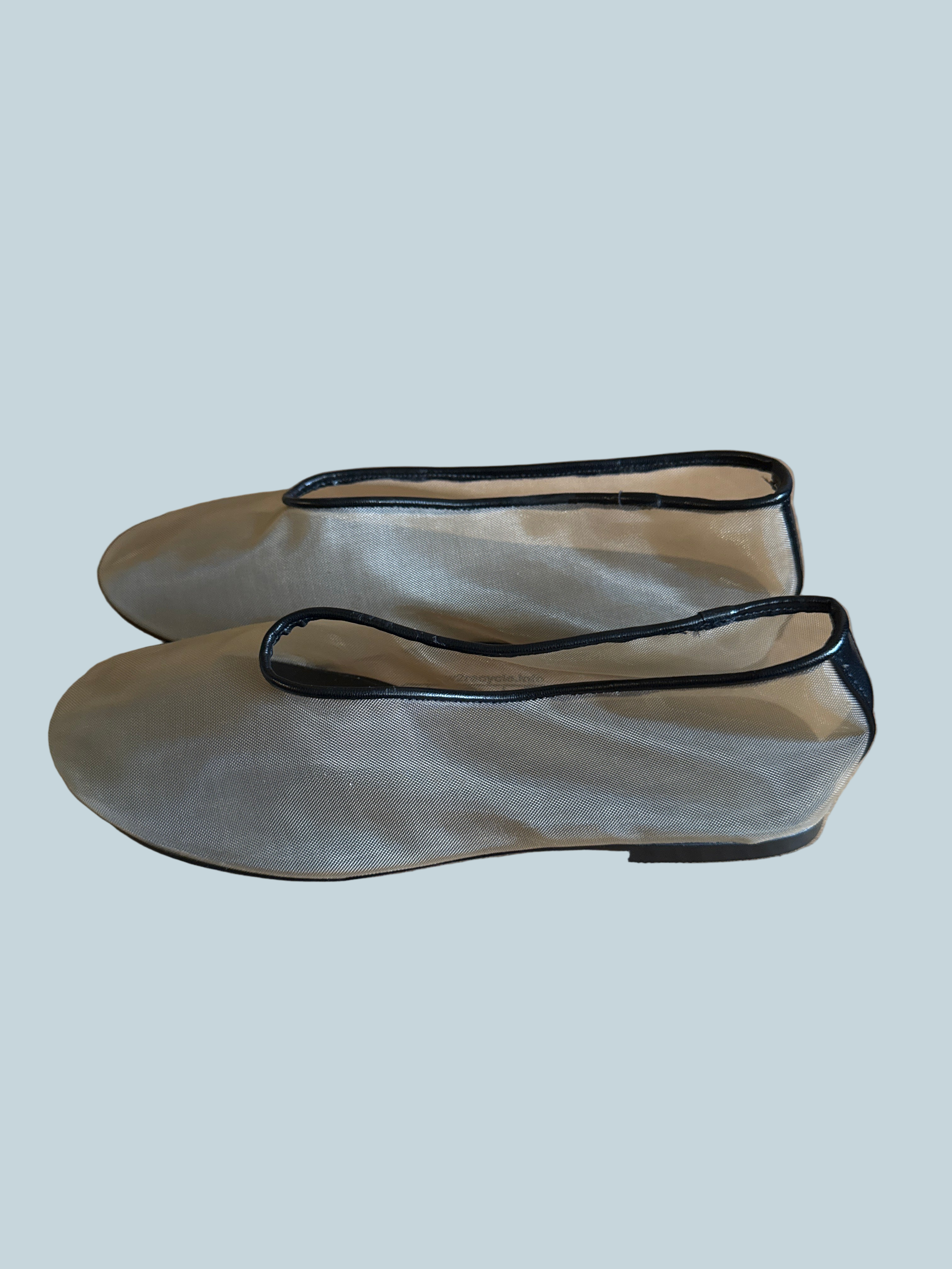 Women Mesh Ballet Flat Shoe. Like New. Size 6