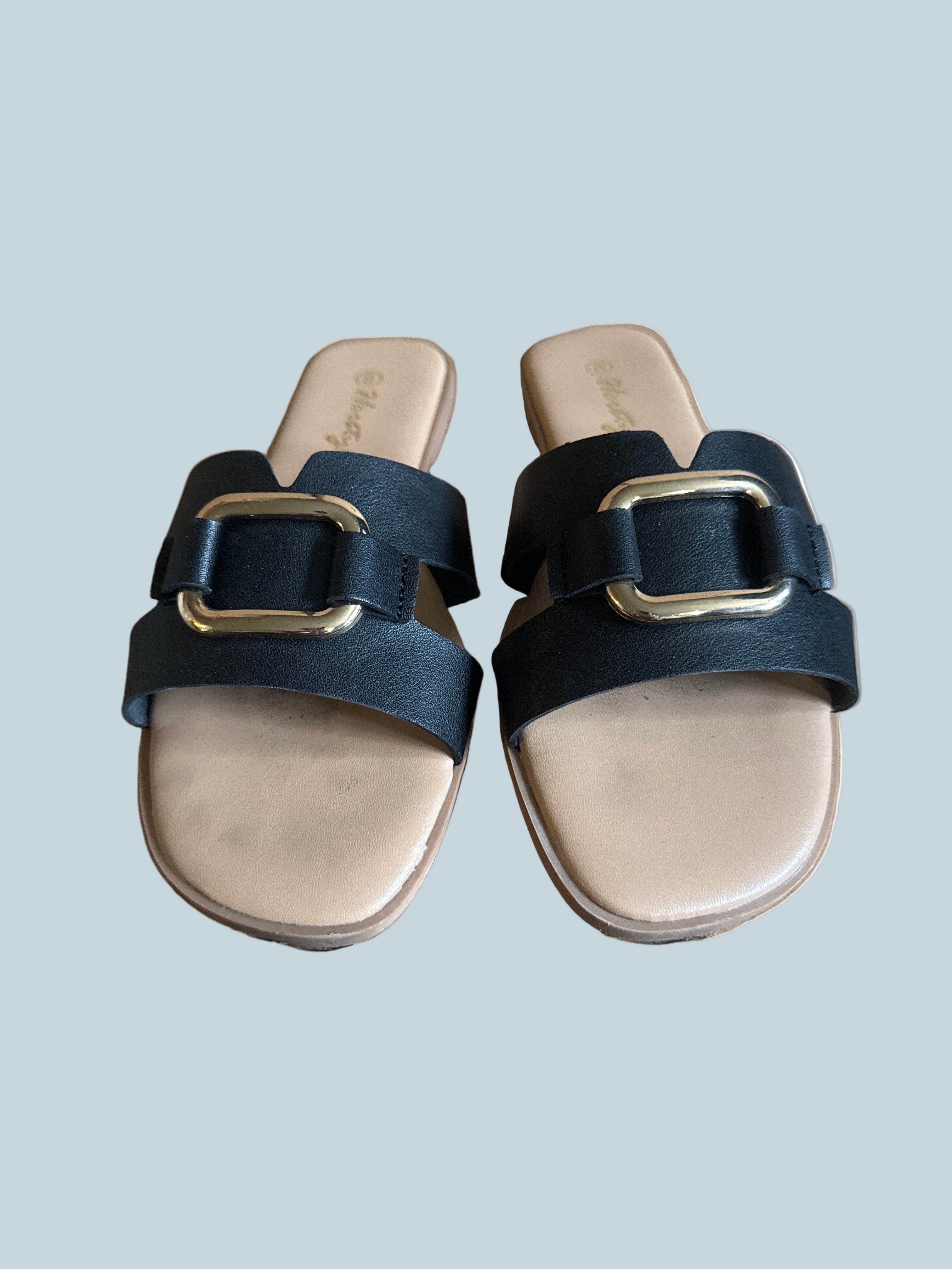 Herstyle Women Slide Shoe Sandals. Secondhand. Size 8