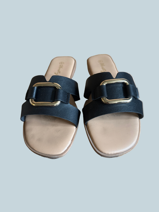 Herstyle Women Slide Shoe Sandals. Secondhand. Size 8