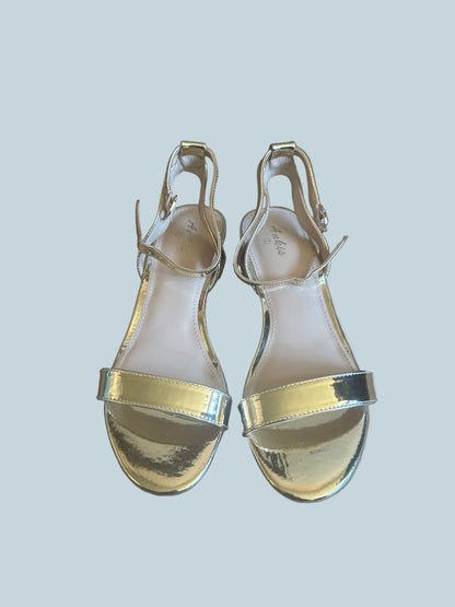 Ankis. Women Shoe Sandals Flat. Like New. Size 7