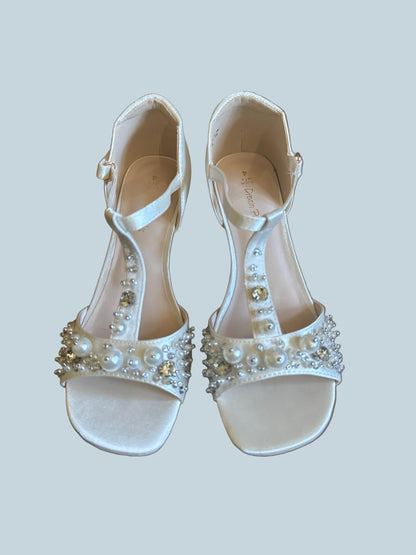 Kids T-Strap Girls Dress Shoe Sandals. Like New. Kid Size 4