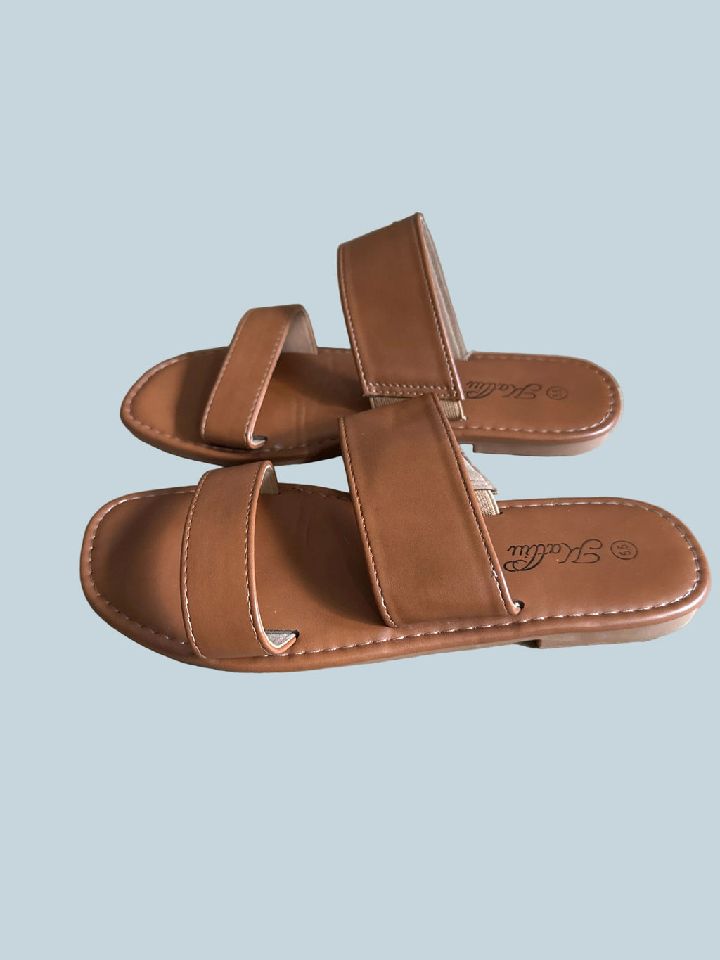 Women Slide Shoe Sandals Flat. Like New. Size 5.5