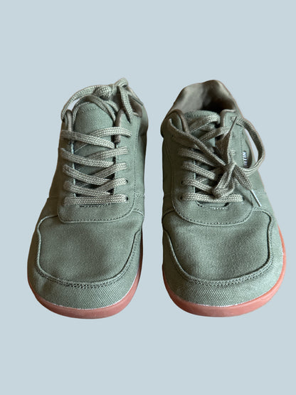 Within Men Barefoot Walking Shoe. Like New. Size 43