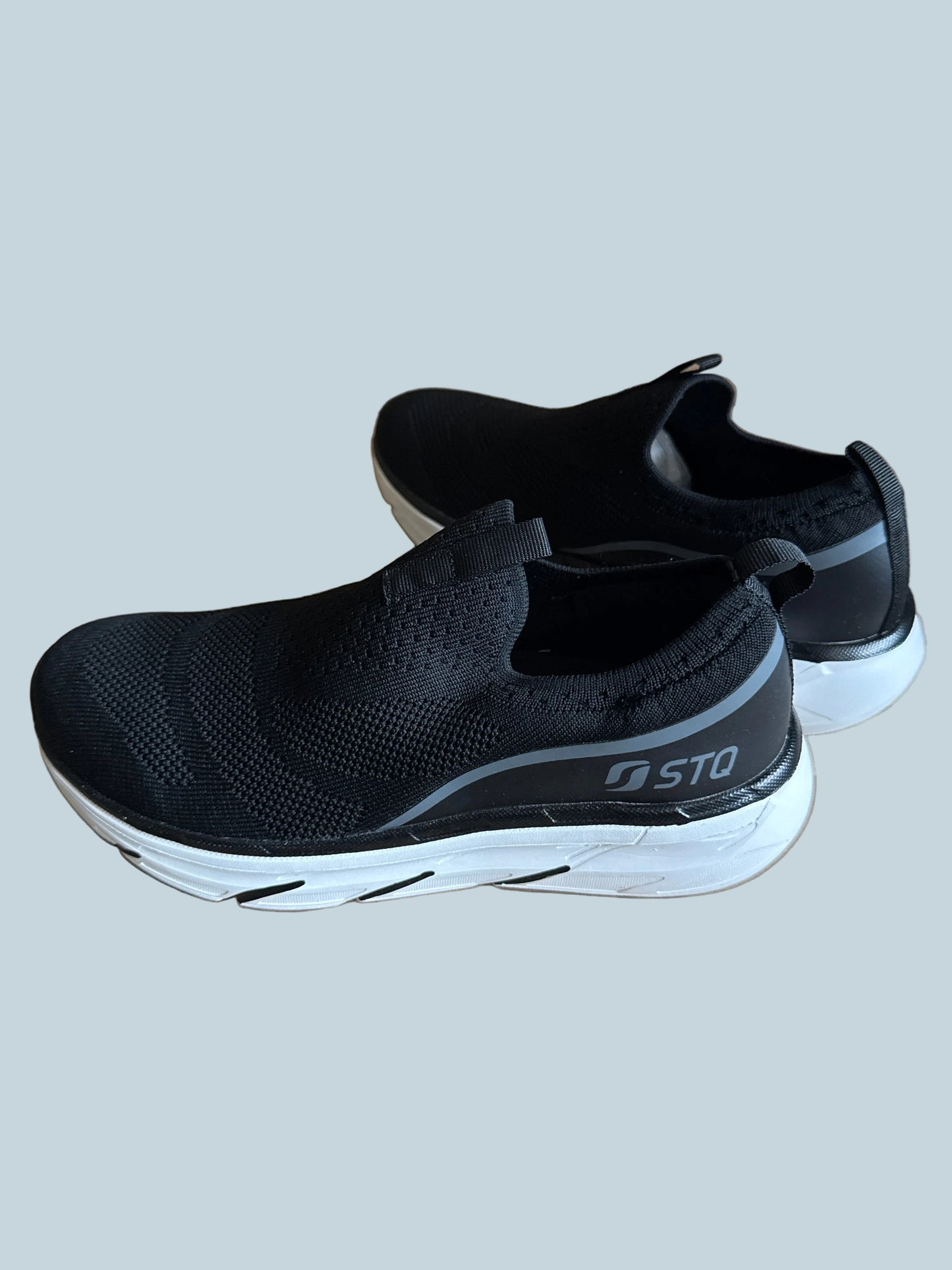 STQ Men Women Walking Shoe. Like New. Size 8.5