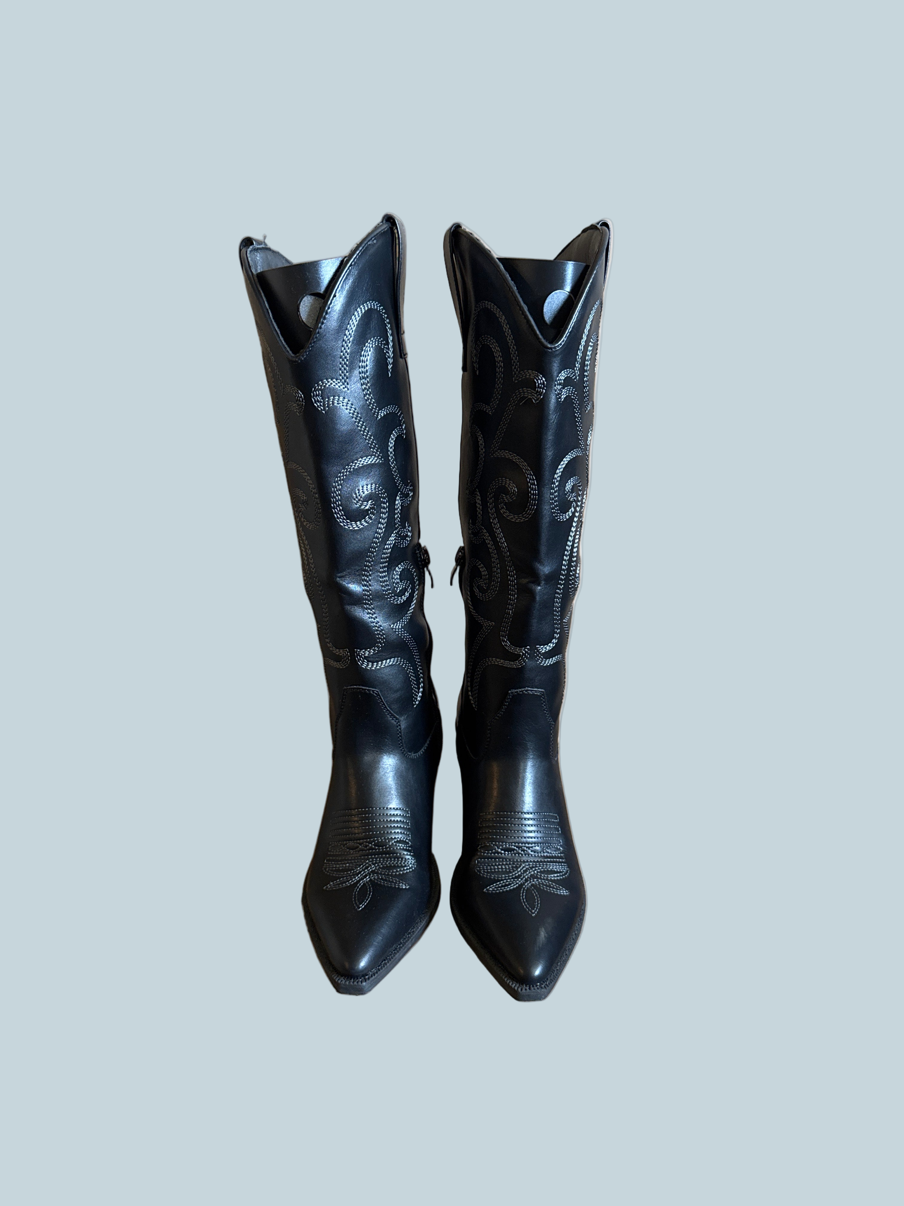 Rollda Women Knee High Cowboy Boot. Like New. Size 7