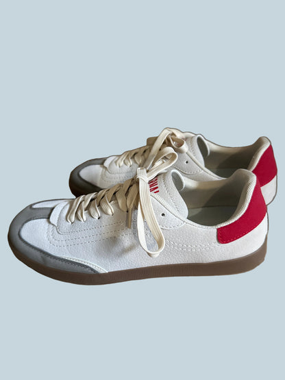Bernal Men Casual Shoe Sneakers . Like New. Size 8