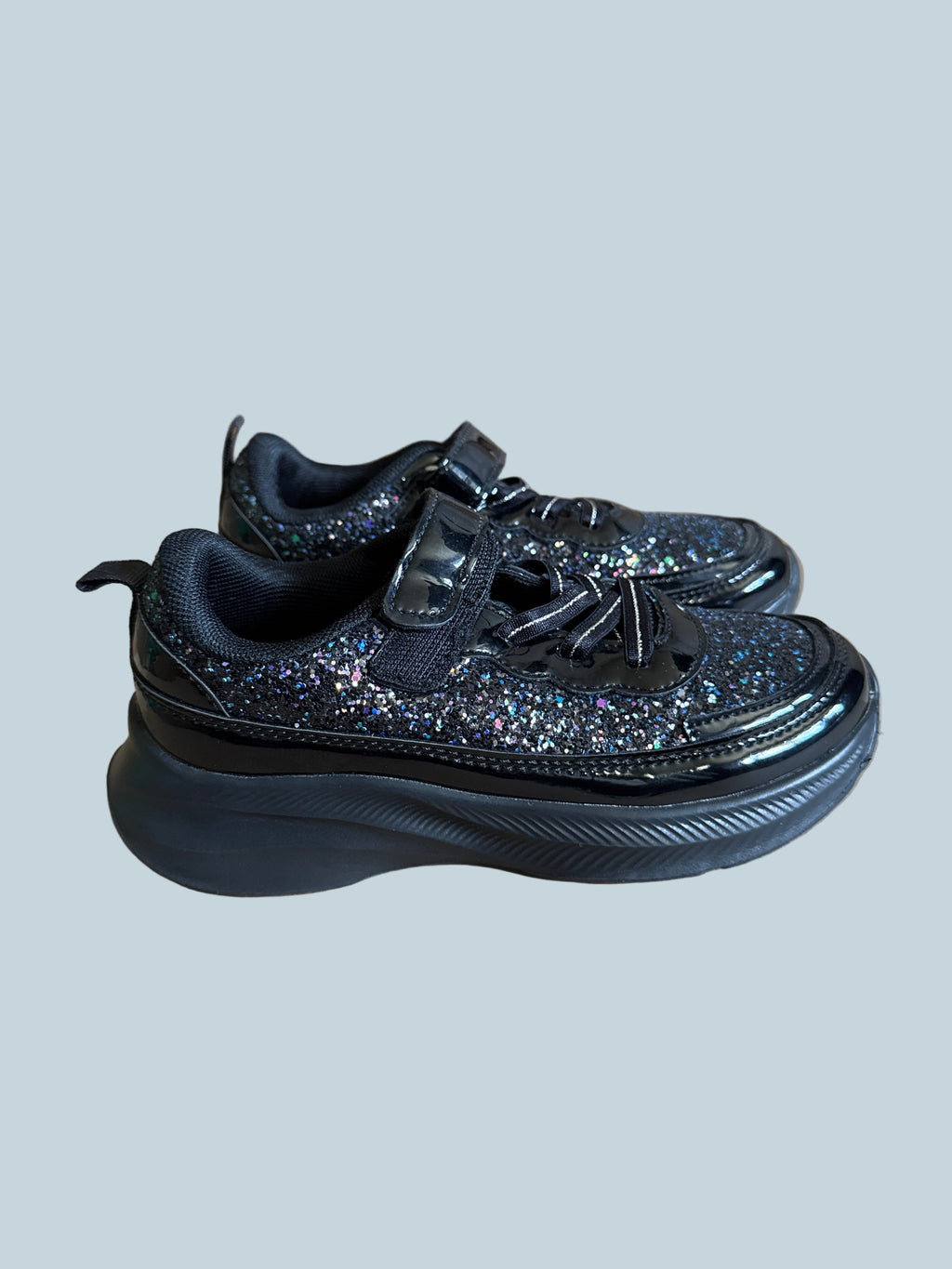 Kids Girls Athletic Shoe Sneakers. Like New. Kids Size 13