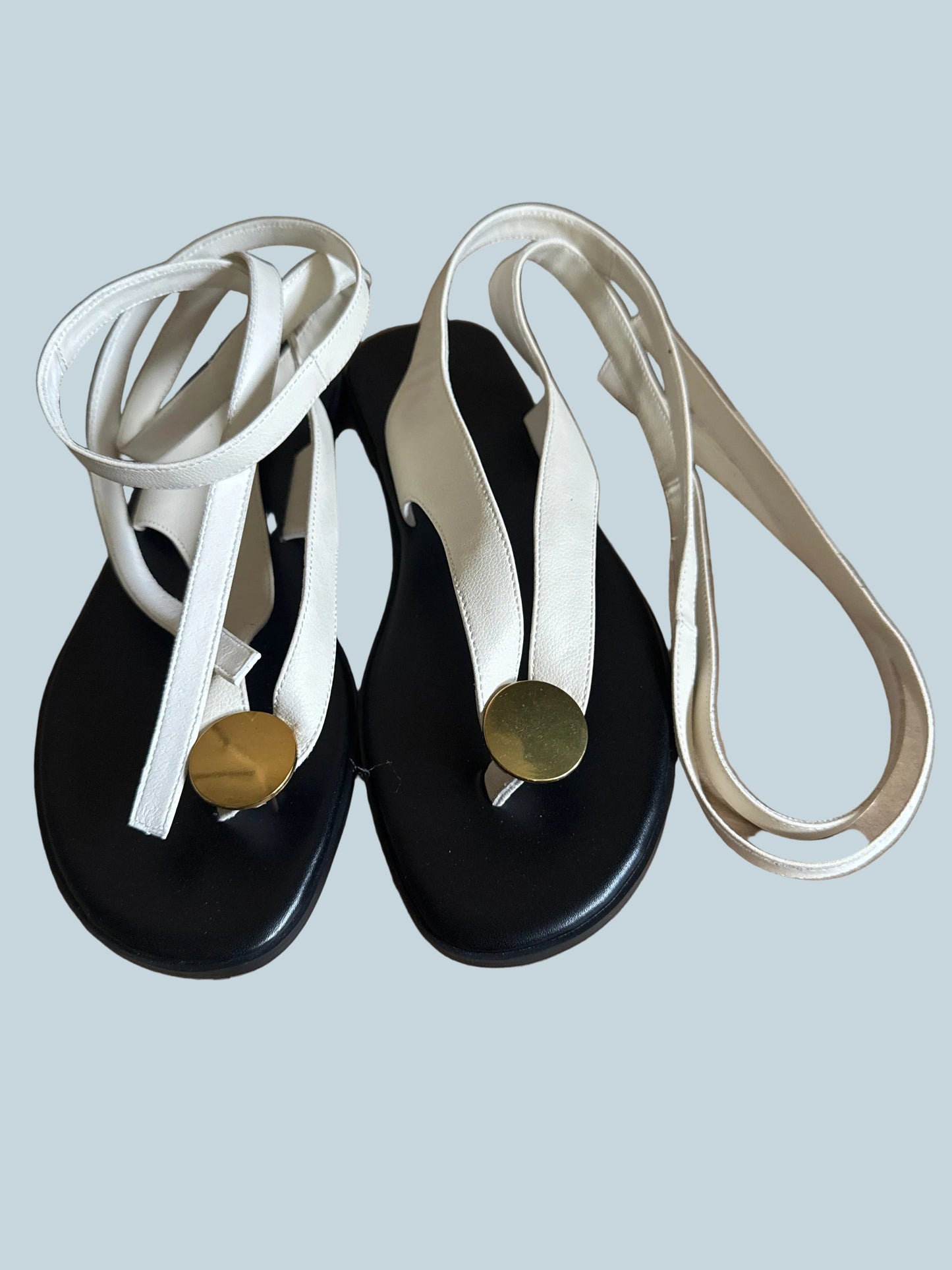 Women beach Shoe Sandals Flat. Like New. Size 9