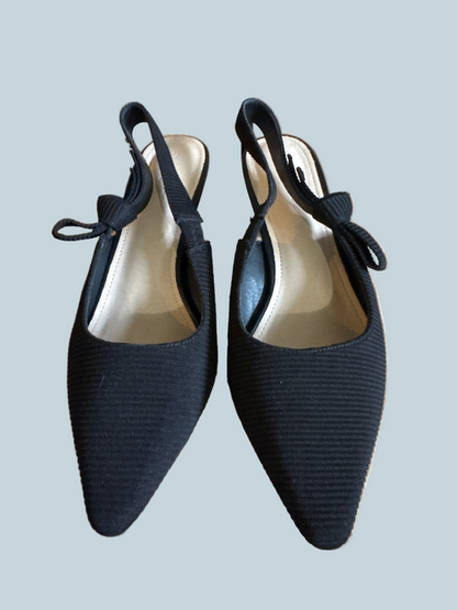 Coutgo Women Kitten Heeled Slingback Shoe. Like New. Size 10