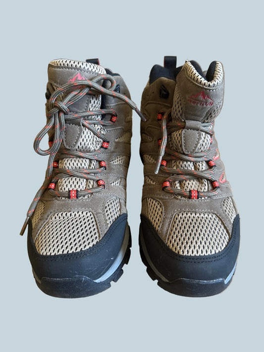 Nortiv 8 Men Hiking Shoe. Like New. Size 6.5