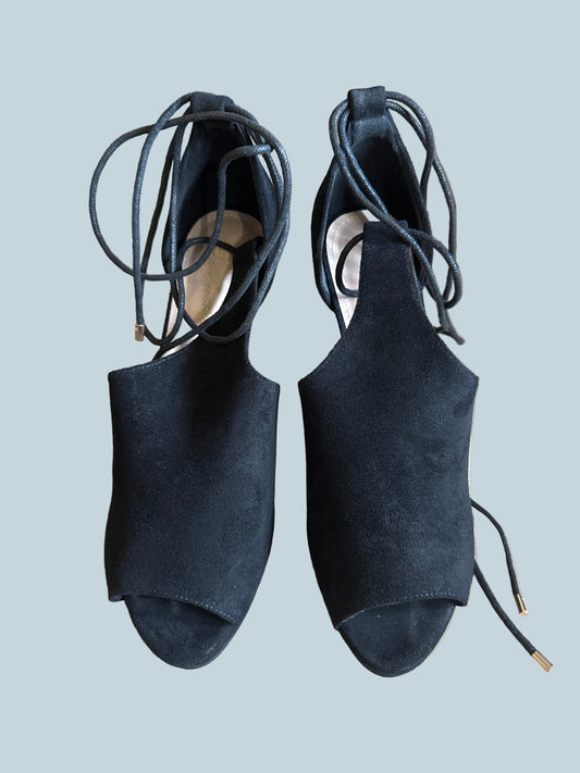 Fashare Women Ankle Tie Lace Up High Heel. Like New. Size 9