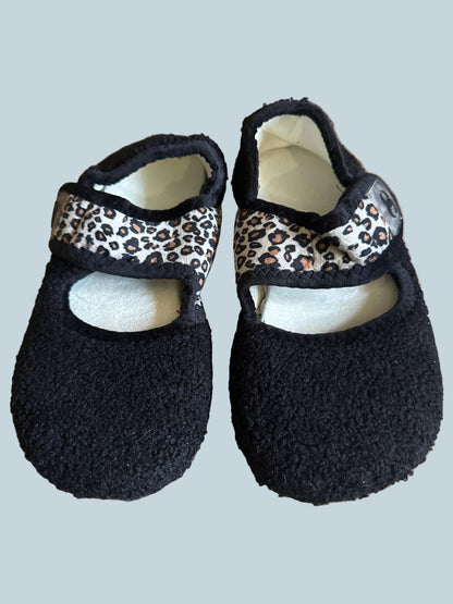 Women Fur Slippers Shoe. Secondhand. Size 40