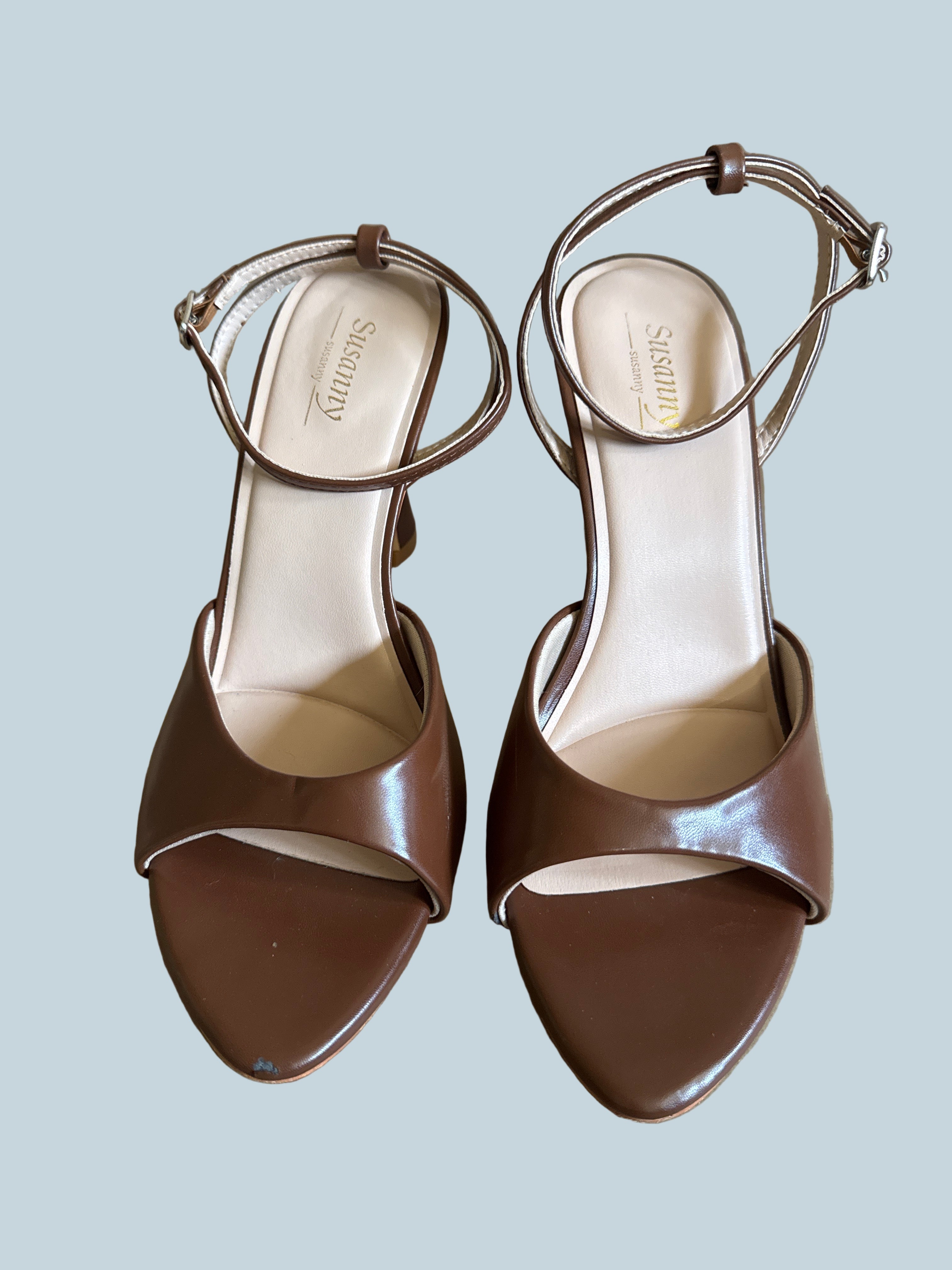 Sussany Women Heeled Shoe Sandals. Secondhand. Size 10