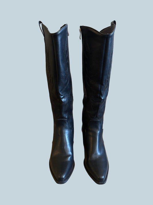Dream Pairs Women Cowboy Knee-high boot. Secondhand. Size 9